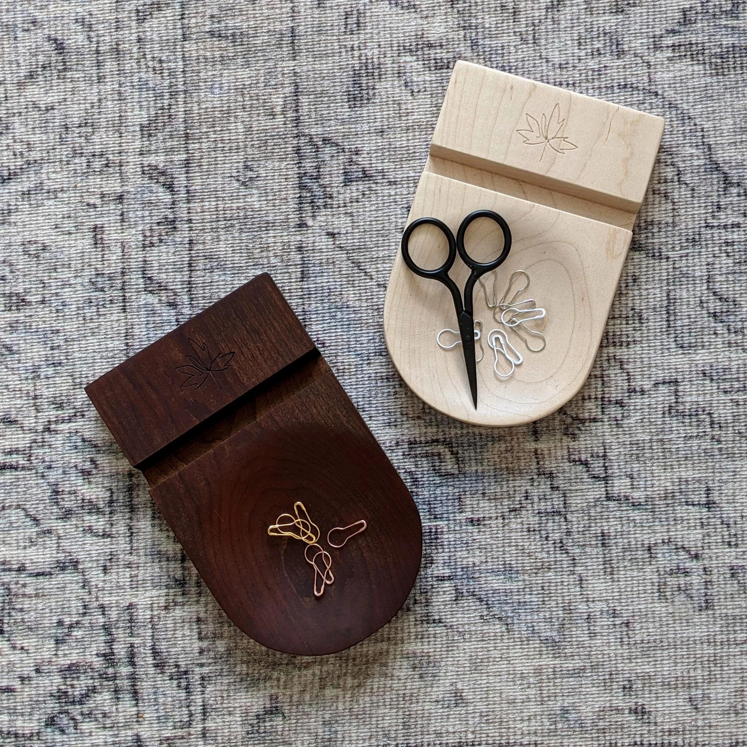 Phone & Tablet Stand from Thread & Maple