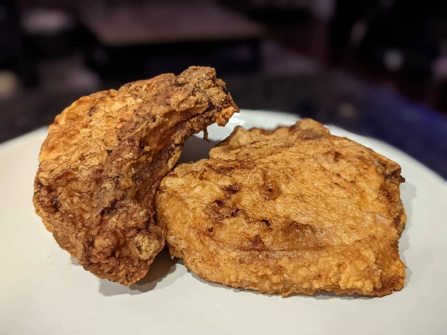 While I was testing out another Fried Chicken recipe, I had some pork chops on hand and decided, what the hell, why not!? Deep Fried Pork Chops for dinner last night! They were so good but I can't get used to eating them! 🤣🤓🤤🐖 #Foodies #foodie #f