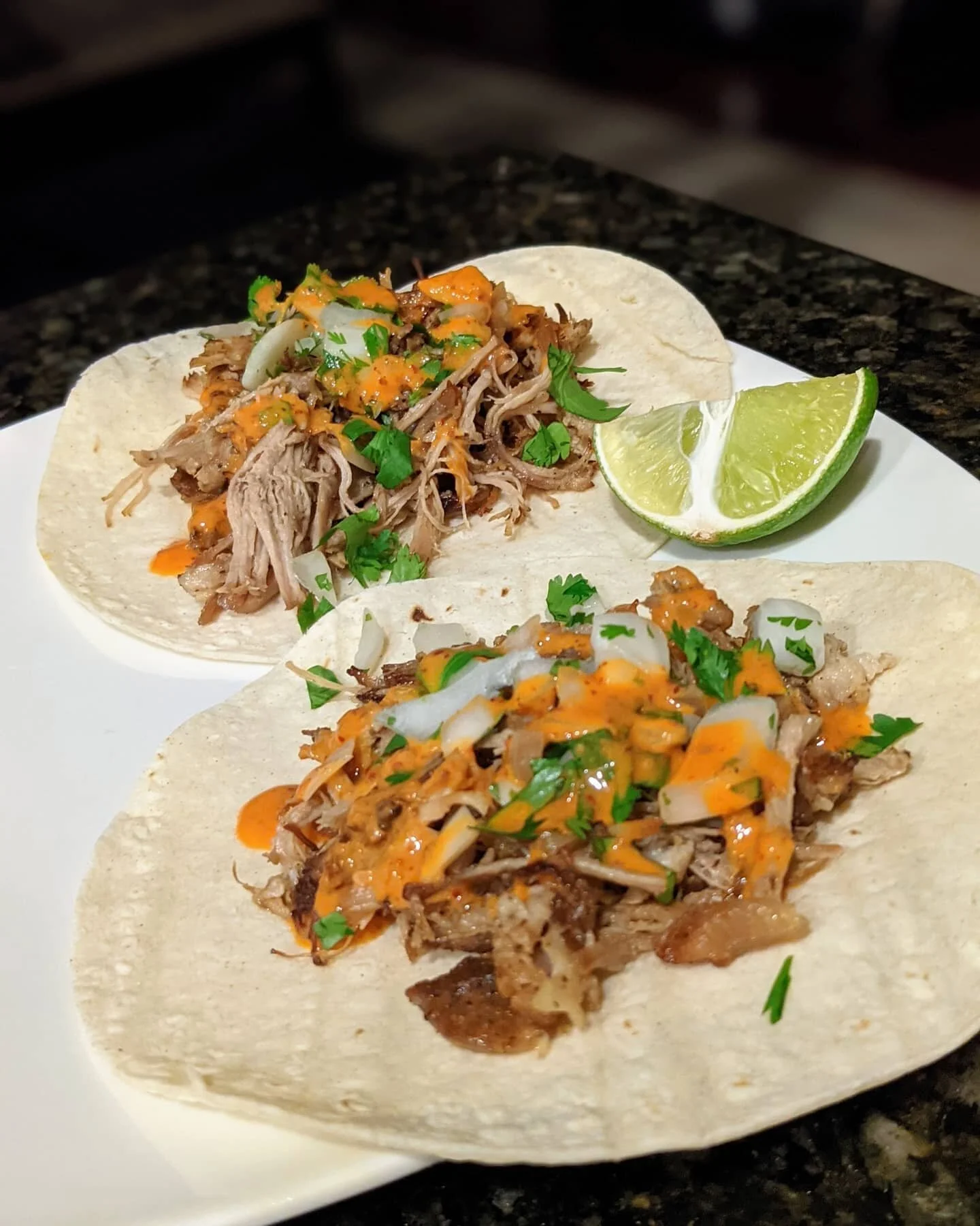 I tried my hand at making carnitas for the first time! Found a great recipe for the #instantpot and it turned out awesome! I crisped it up under the broiler for a but after it was done cooking. I decide to go super basic for the tacos with just cilan