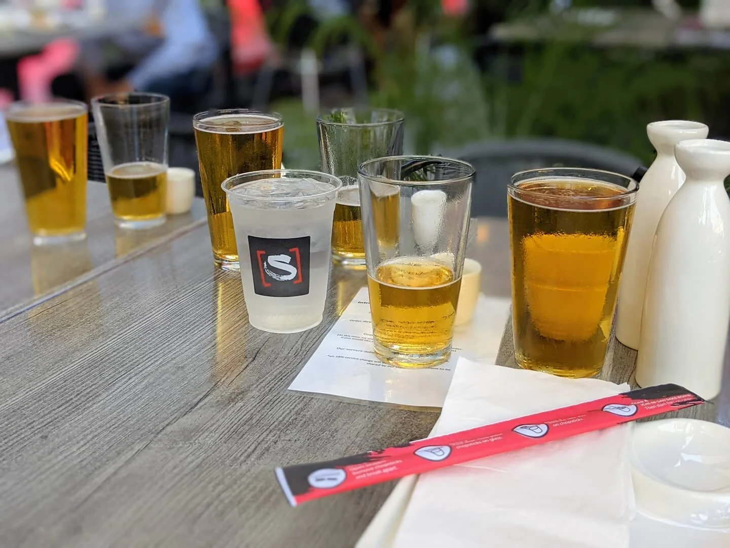 It's a tasting menu of Sapporo and hot sake, sorta. 😉🤓 I'm getting strange glances sitting in front of this by myself waiting for @kingofgrayskull and @mrcbspe to arrive. 😂 #friyay #geek #geeklifestyle #geeklife #happyhour #weekend #beerme #sake #