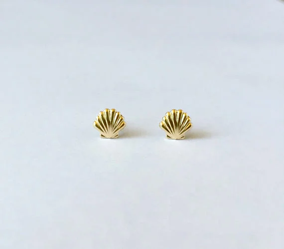 S.H.E Jewerly. Tiny Shell Stud Earrings