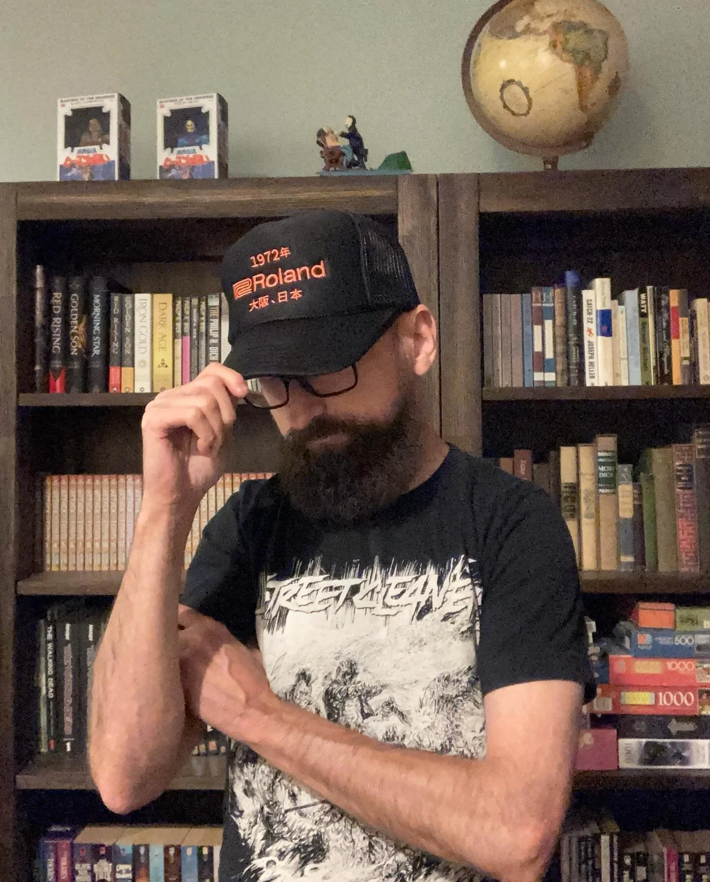 Ma&rsquo;am.
🧢👕: @rolandglobal + @streetcleaner82