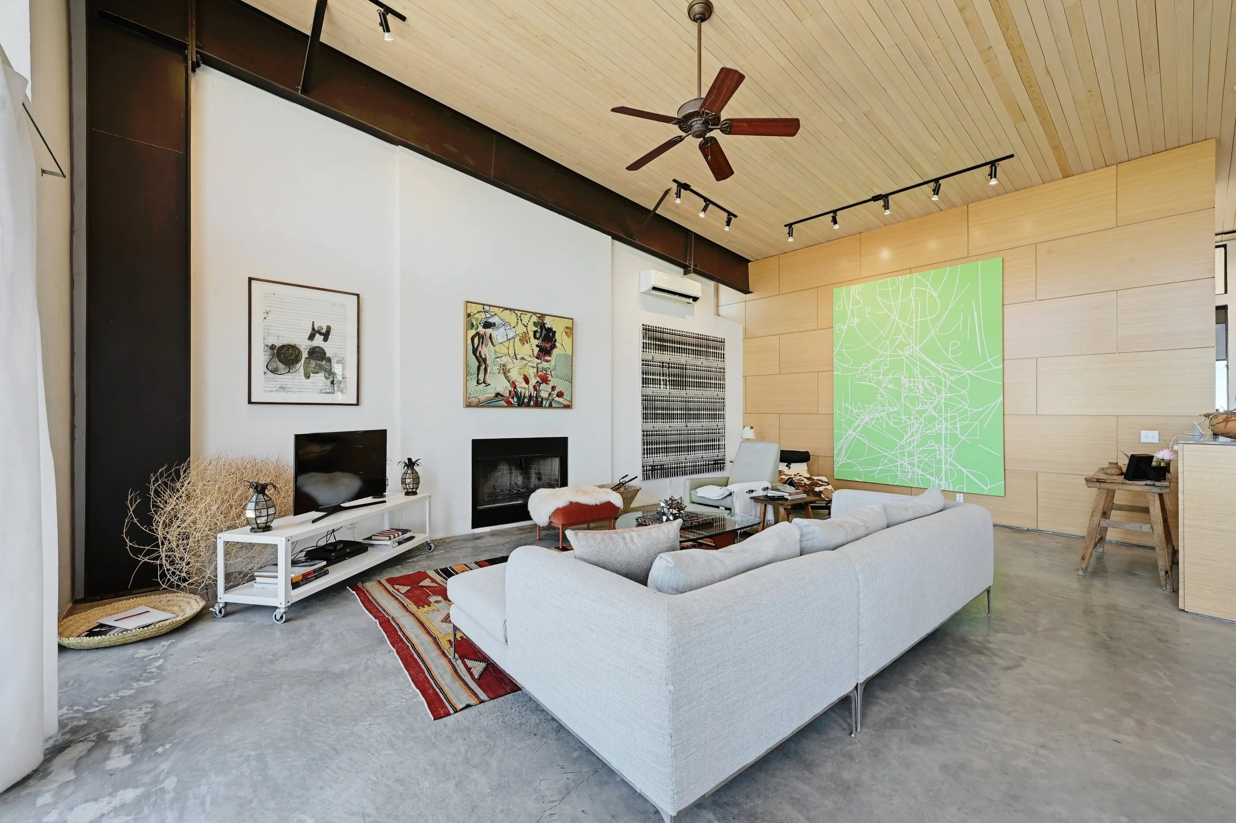 1104 N Alamito 018_11489192.jpg