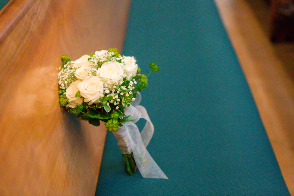 How to honor your loved deceased ones on your wedding day 2.png