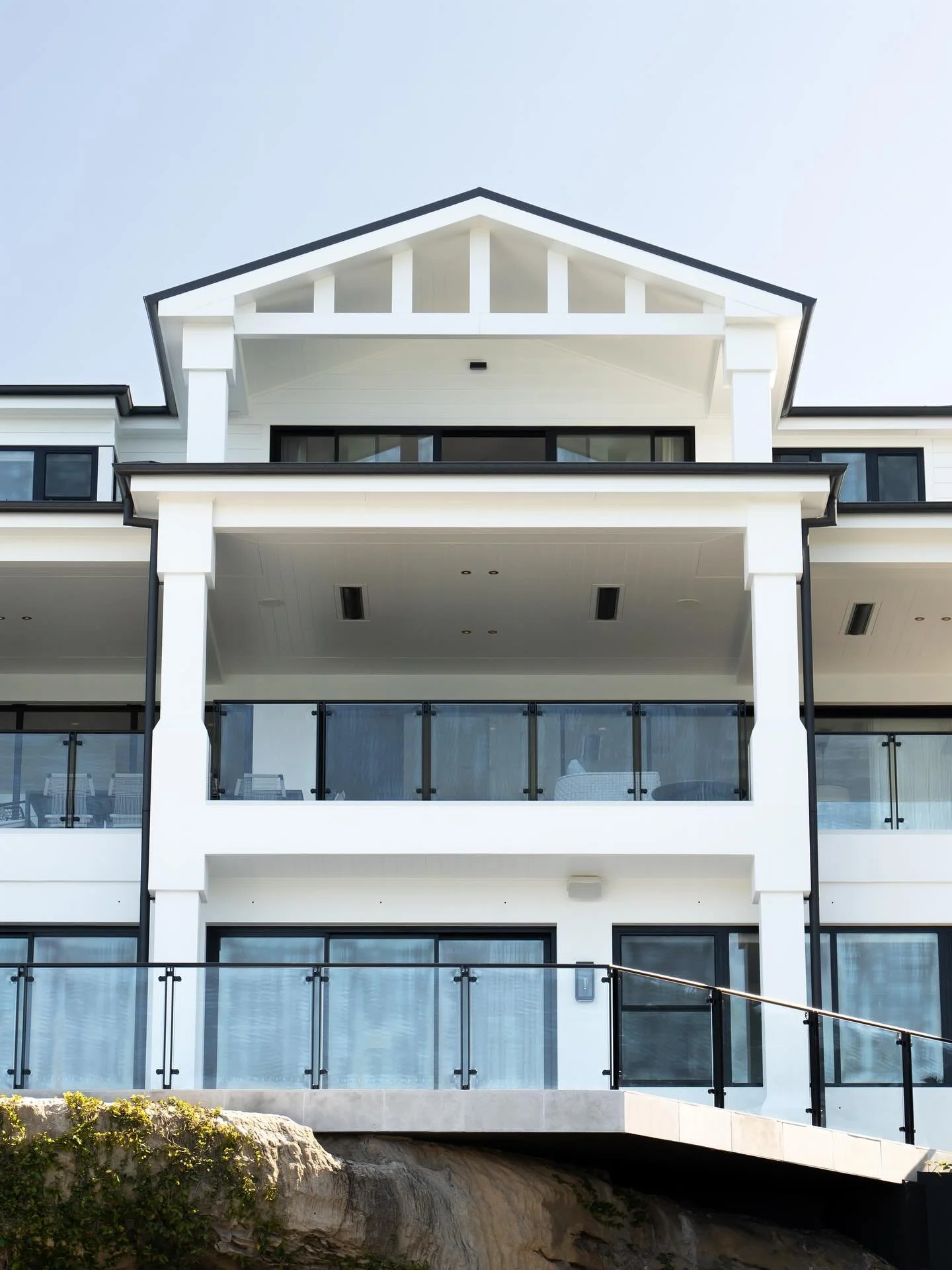 🚁📸 Excited to share these drone shots of the @riverhouse.build that we painted late last year! 🎨✨ The views are amazing! So proud of how everything came together. 🌊😍

Stay tuned for more stunning photos of this project&mdash;we can&rsquo;t wait 