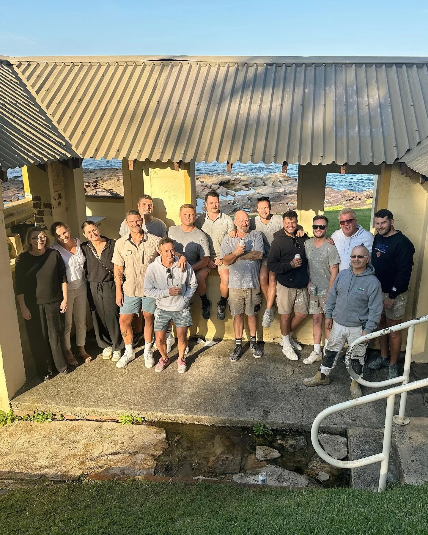 ✨Lunch and a few 🍻 at the park with the crew! Always so good to catch up off the job site and have a laugh. So lucky to have such a good team. 🙌🏼🧑&zwj;🎨