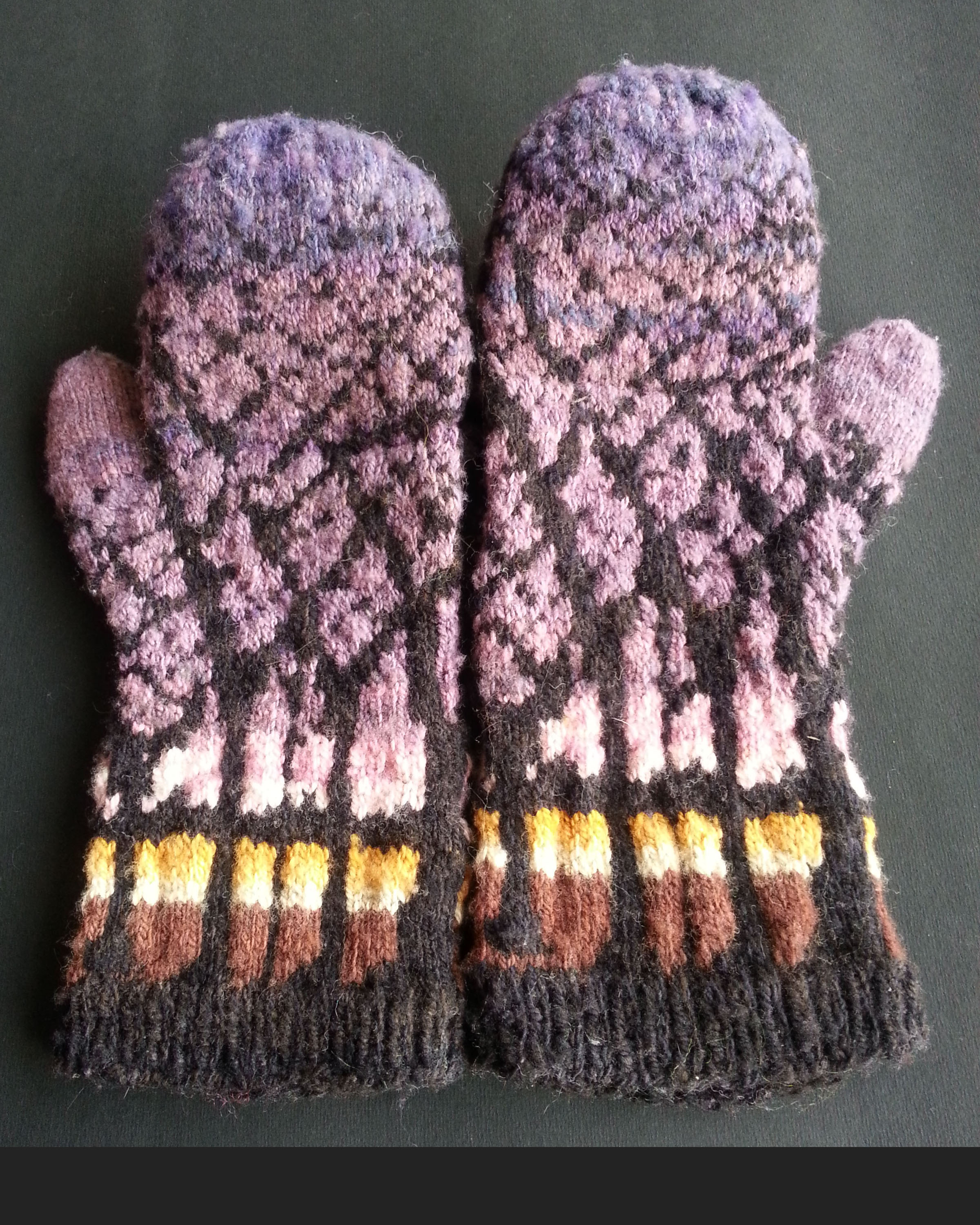 3 – Gloves using the dyed yarn to match the photograph