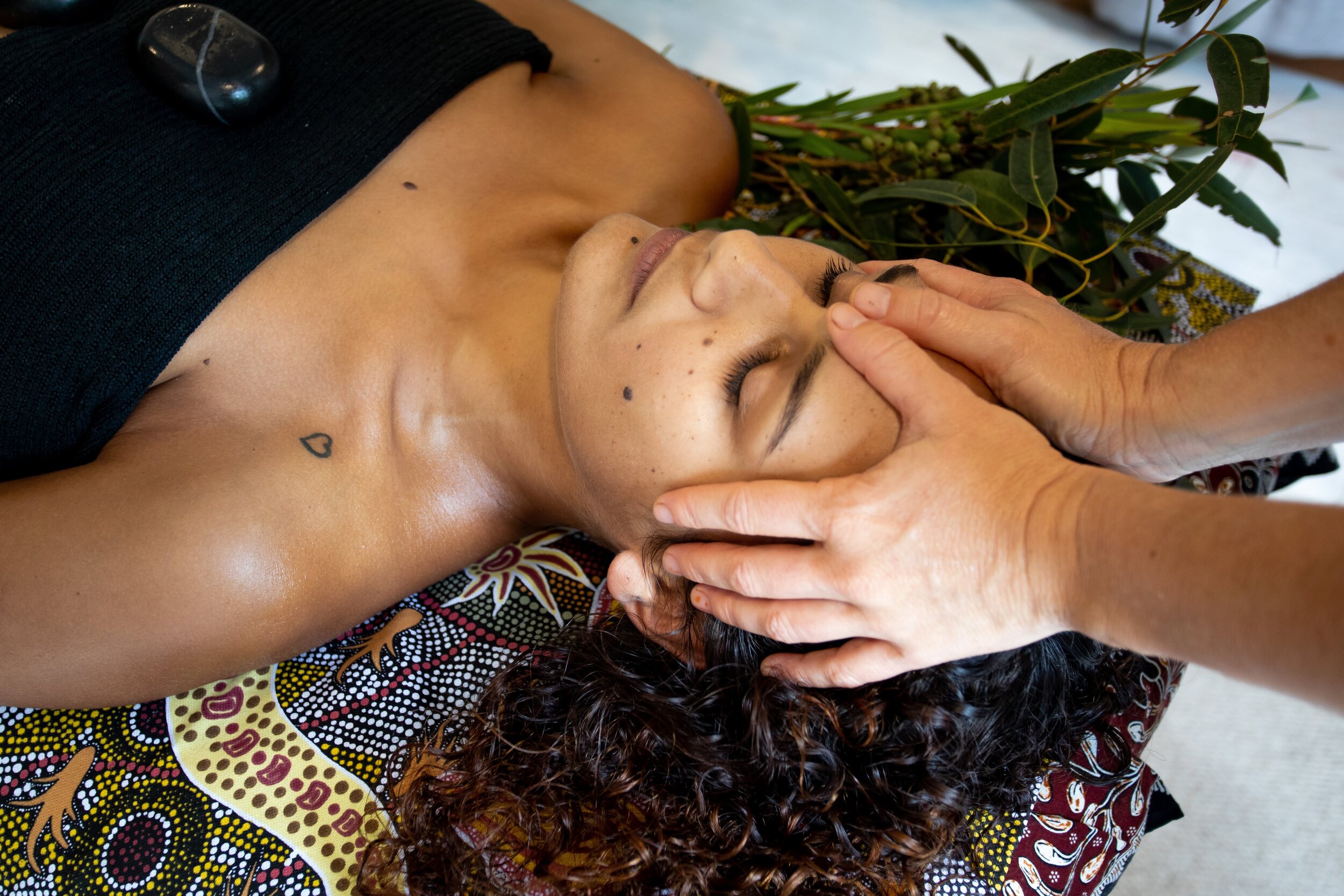 Cairns woman gets ka huna massage at Body Solace Kuranda 039.jpg