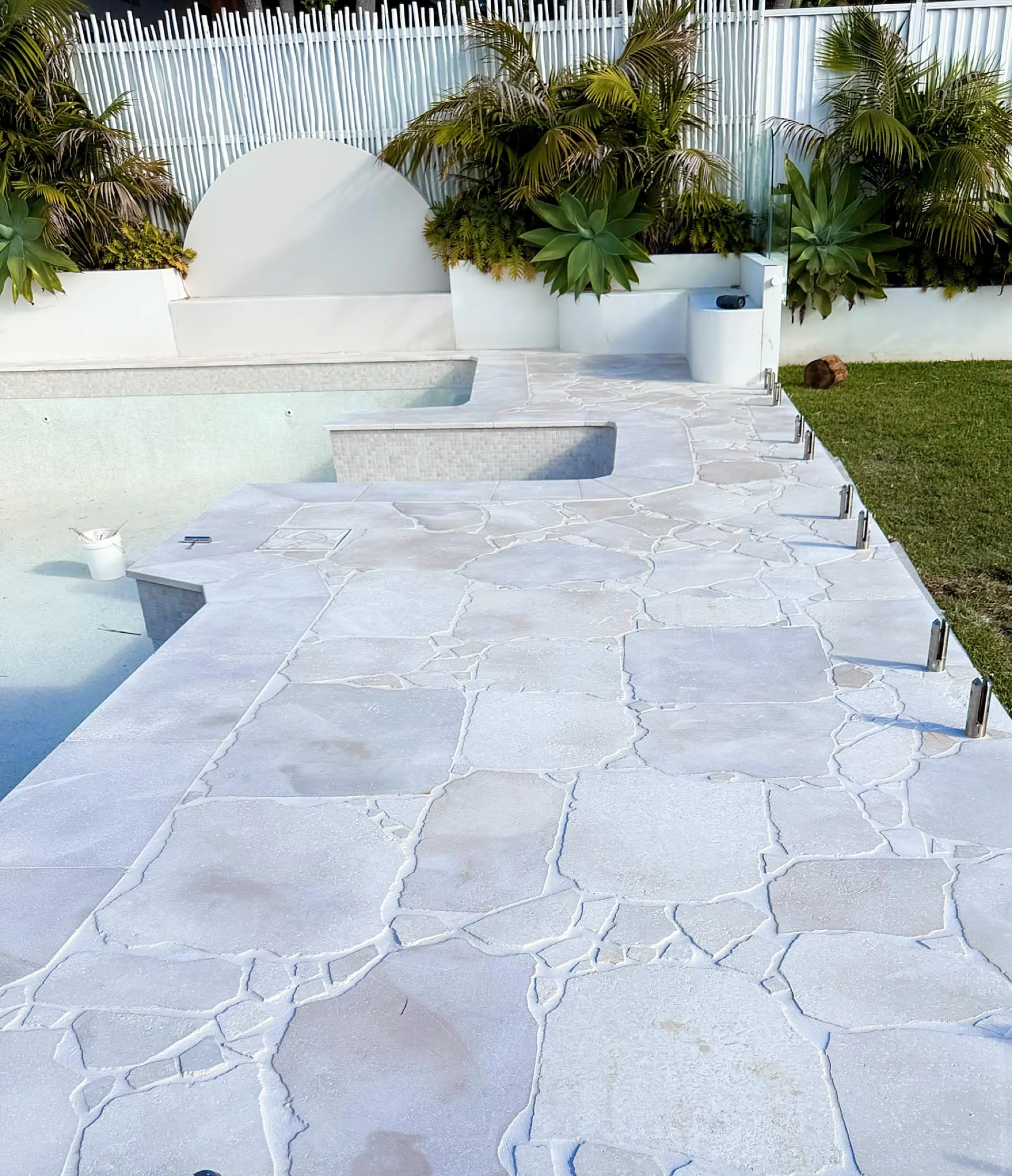 Gymea Luxury Limestone Crazy Pave