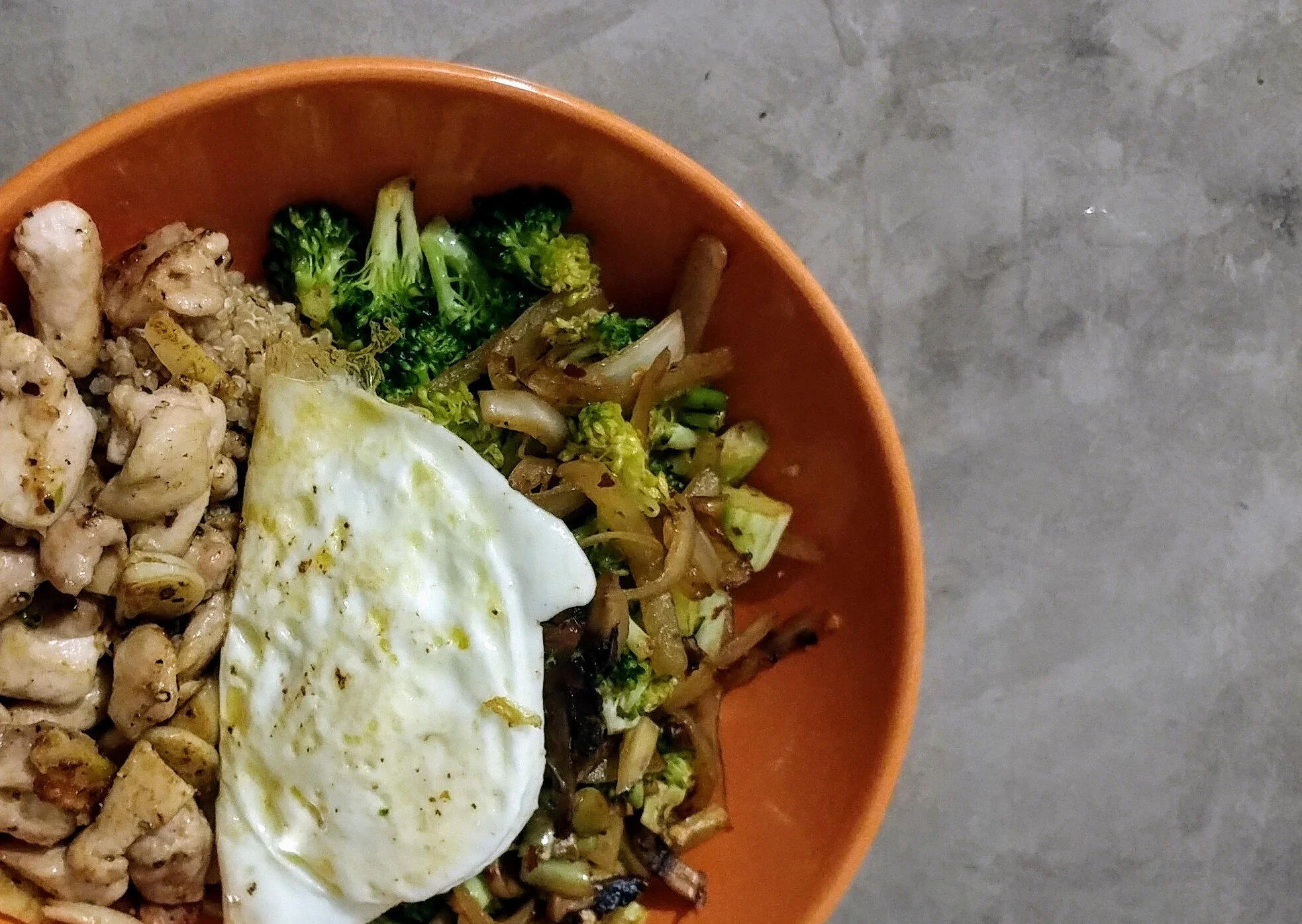 Quinoa Broccoli Bowl with Chicken and Egg
