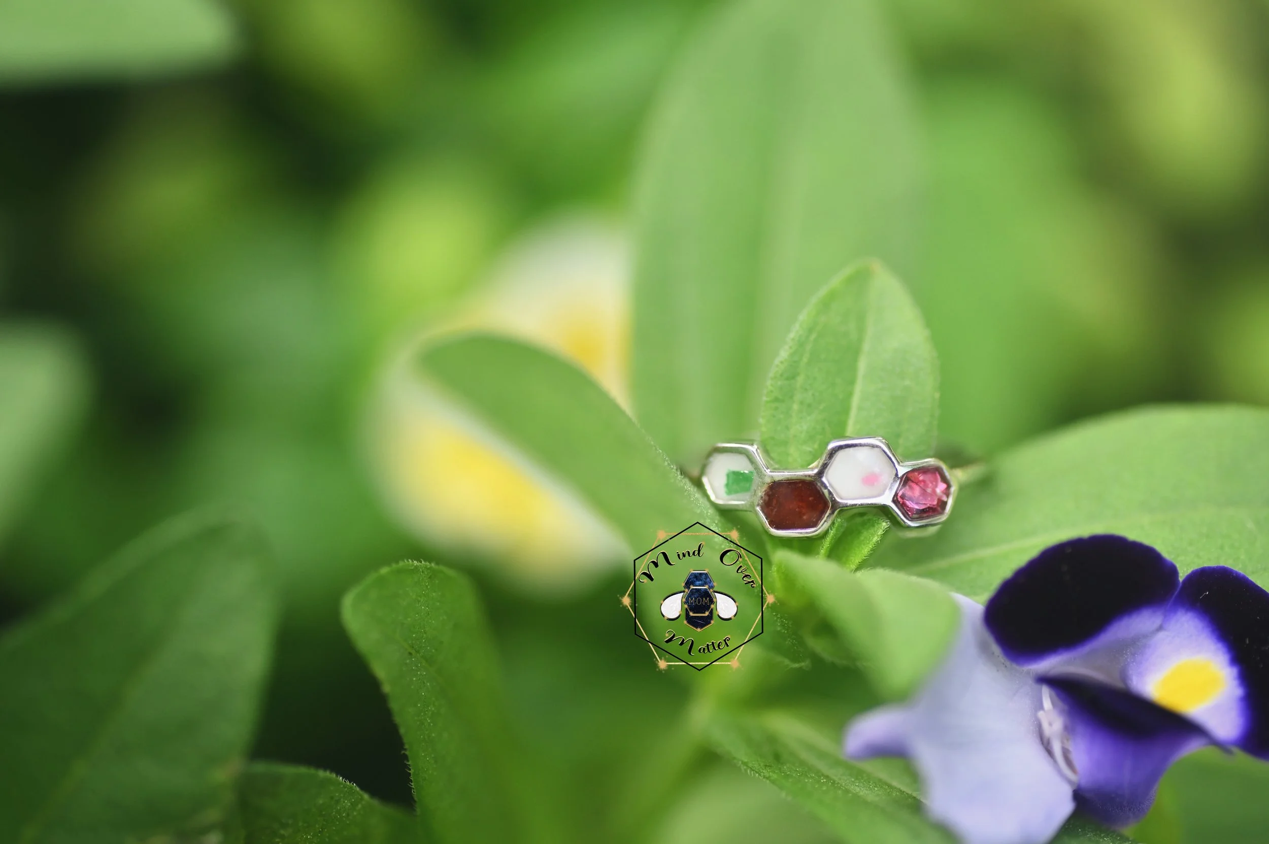 Keepsake ring with gestational sac and breastmilk