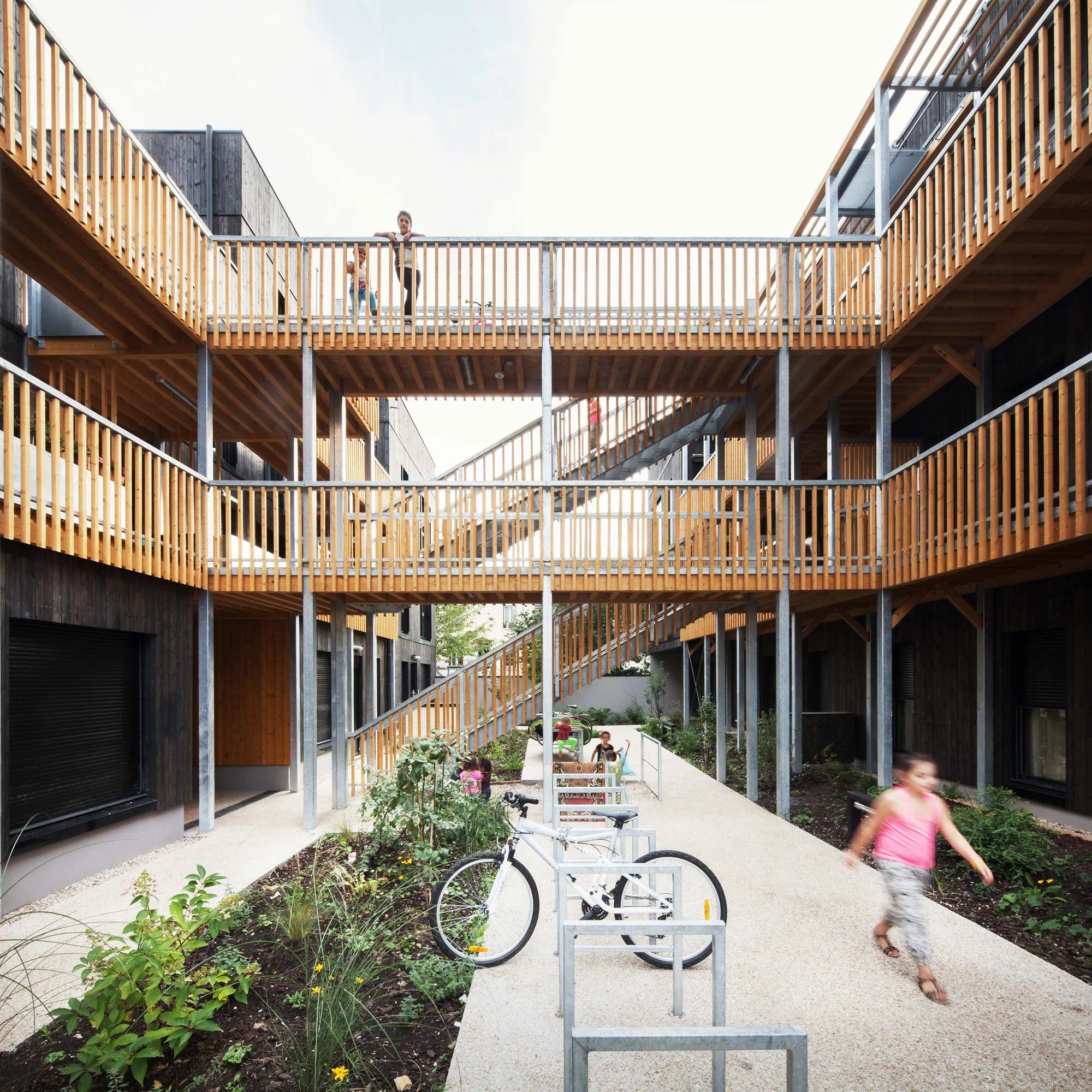 Montreuil-Dolet-Cour-01.jpg