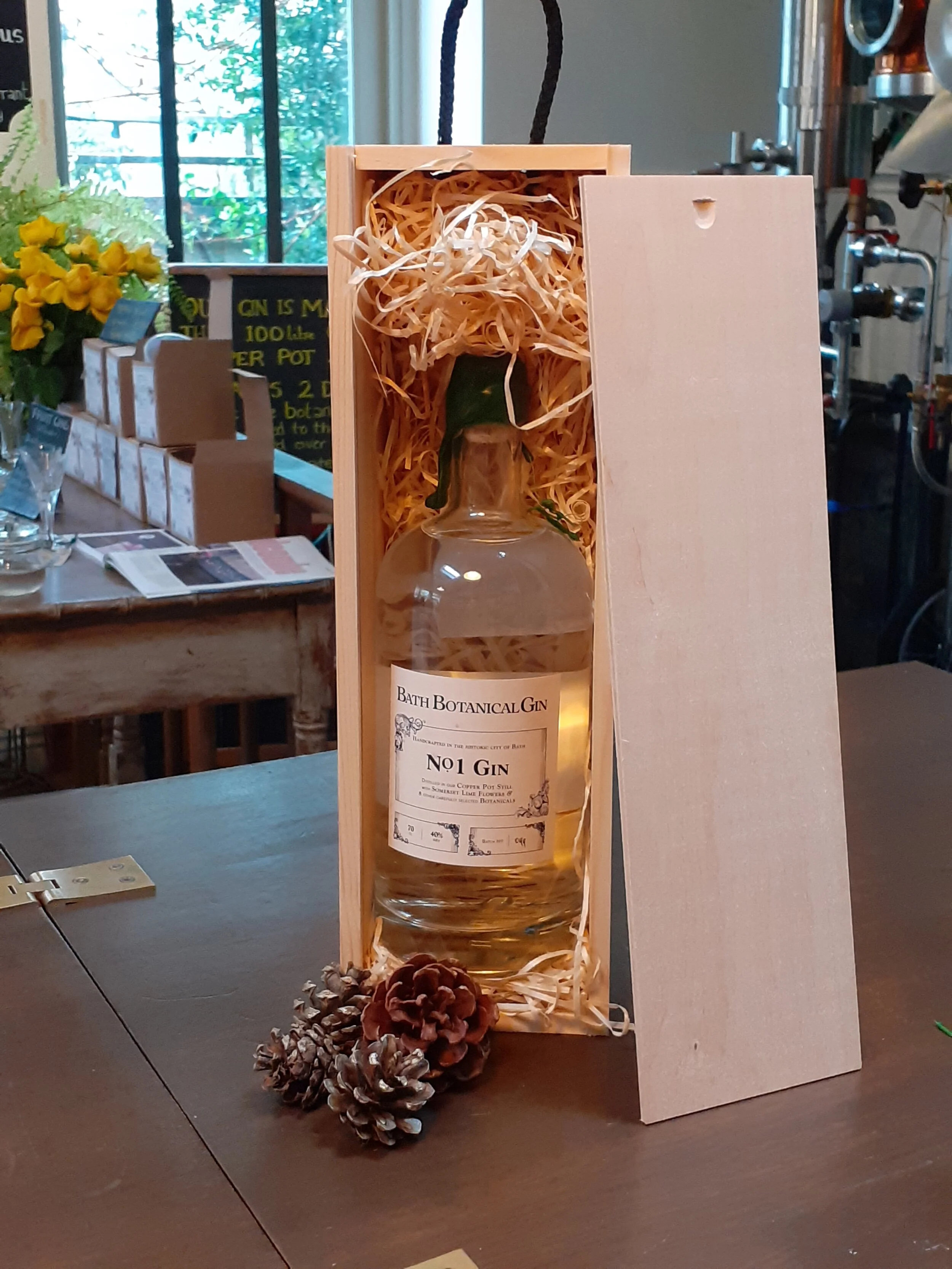 Wooden gift box - only for 70cl No. 1 Gin