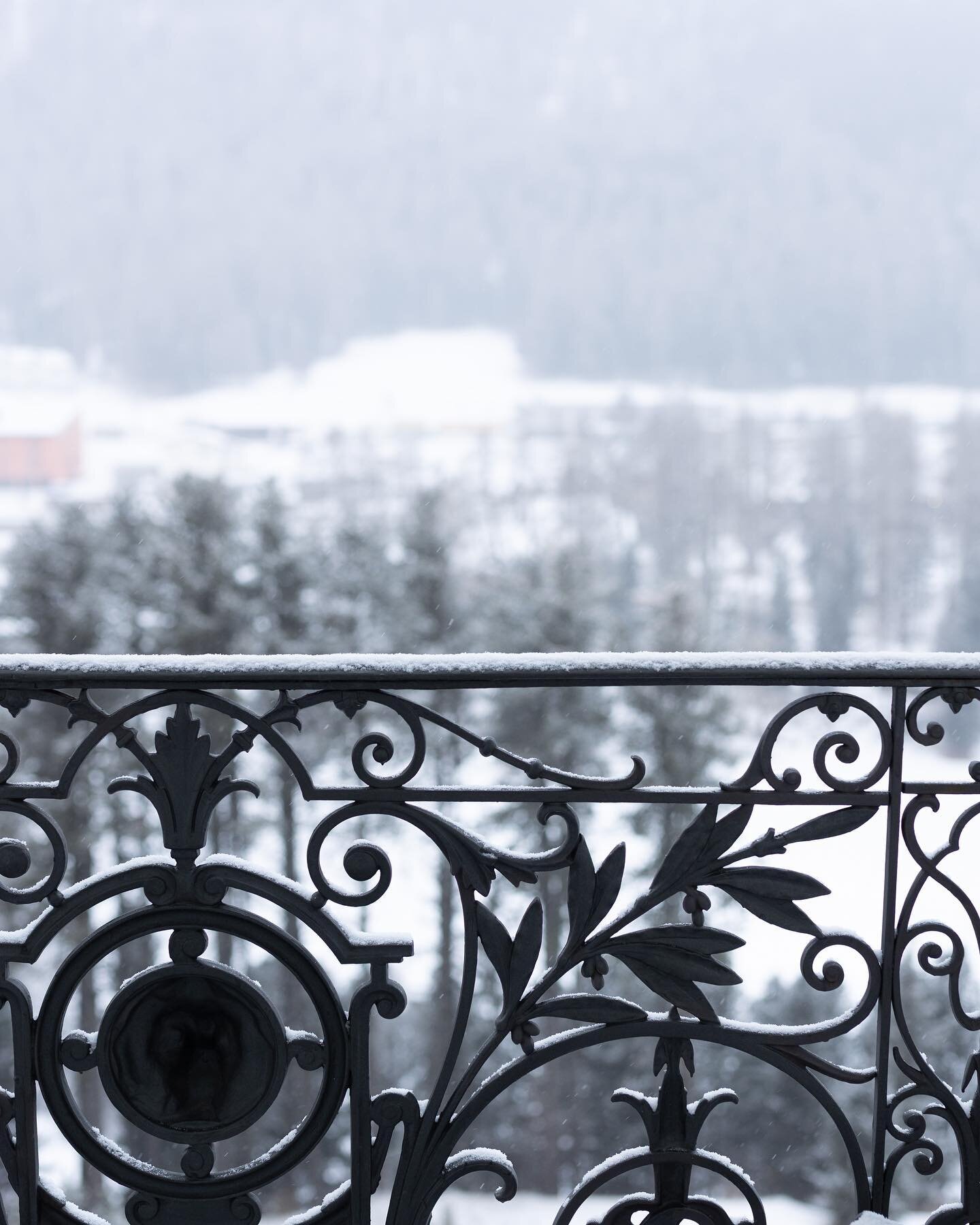 Ok, just a tiny bit more of the Engadin Alpine Valley in Winter. It&rsquo;s just so picturesque! 🏔️

A fairytale destination if ever there was one. ❄️

You can read all about the food culture of the region in my latest piece for  @deliciousaus 🍽️

