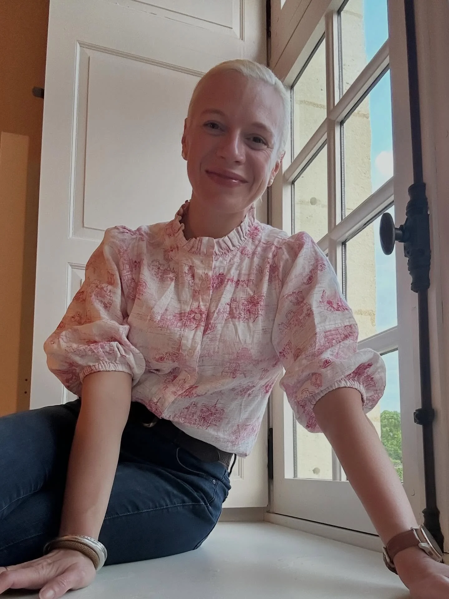 Good things take time 😉🍾🥂

A little slice of my spring journey through the magical Loire Valley last year, captured on the pages of @internationaltraveller 🇫🇷

Biking through pastoral vistas 🌳🦌 🚲 
Chateaux 🏰 
Wine (sublime wine at that) cham