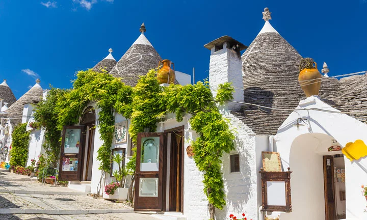 S1-sh_439023022-Trulli-Houses-720x432.jpg