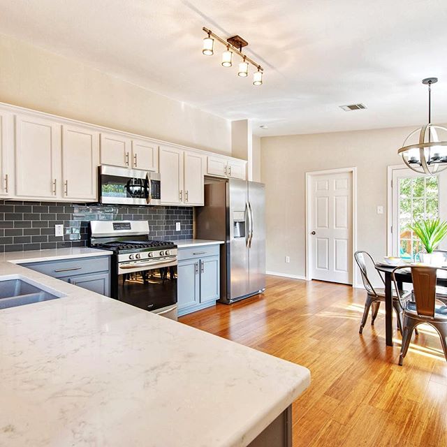 A kitchen worth looking in. 🍾 See it for yourself today between 1-3. 2007 Marcus Abrams. #openhouse #kitchenremodel