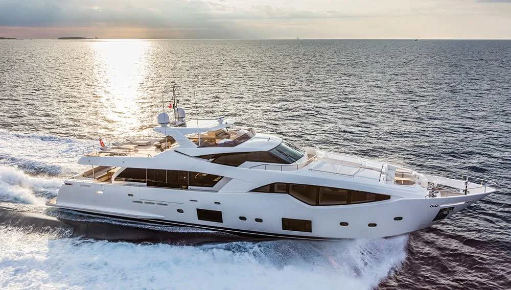 Ferretti-Custom-Line-108.jpg