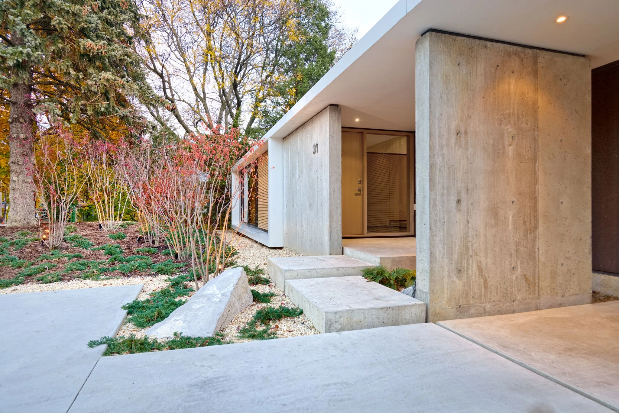 Abenbare House Exterior Front Entrance