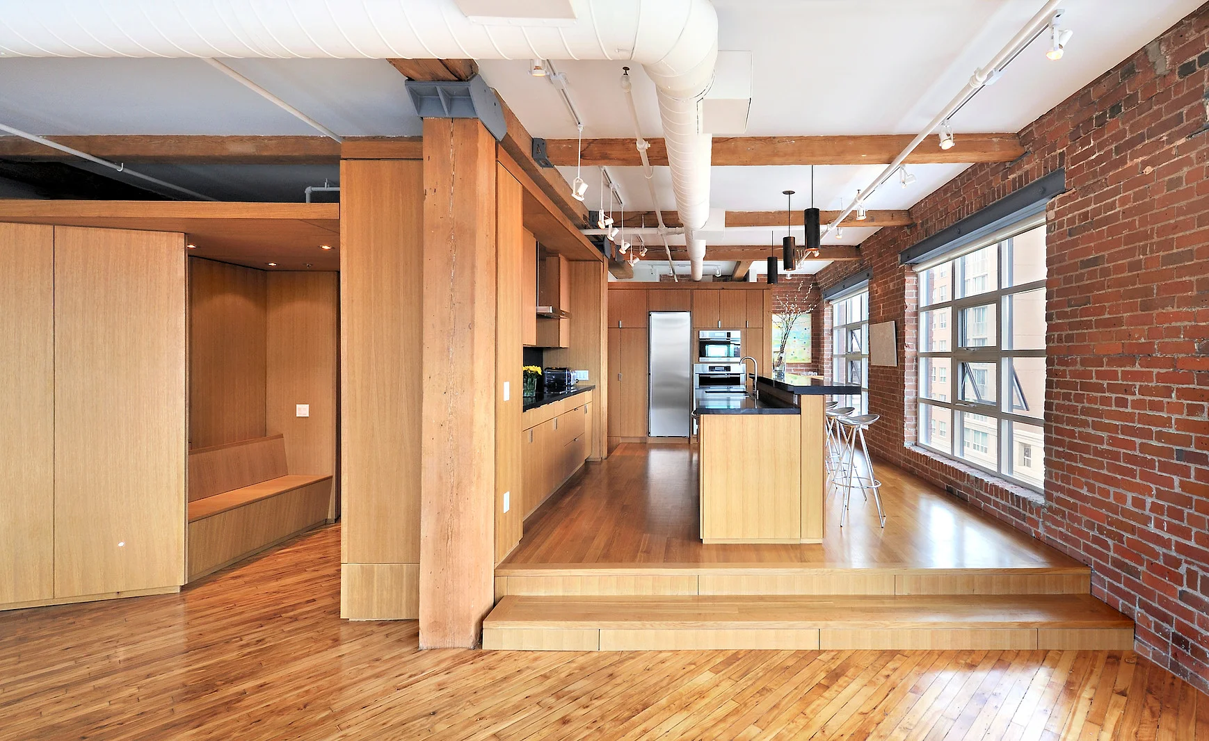Vessel Loft Kitchen & Bar