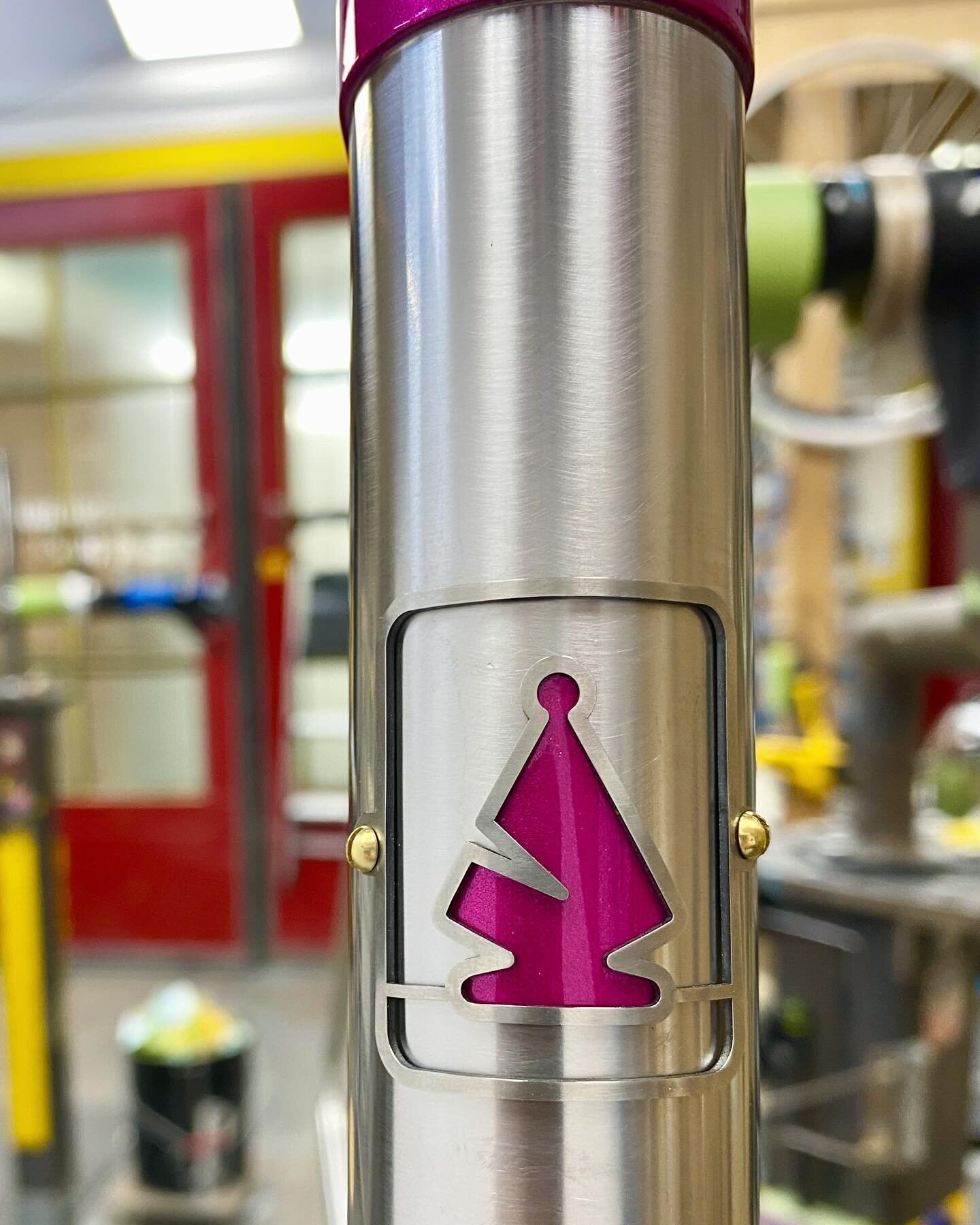 A few sneak peaks of some things that will be on display at @phillybikeexpo this year.
Pinky here is a stunning mixed steel and stainless frame set beautifully crafted by Chris Bishop. You&rsquo;ll have to visit @bishopbikes booth to check it out but