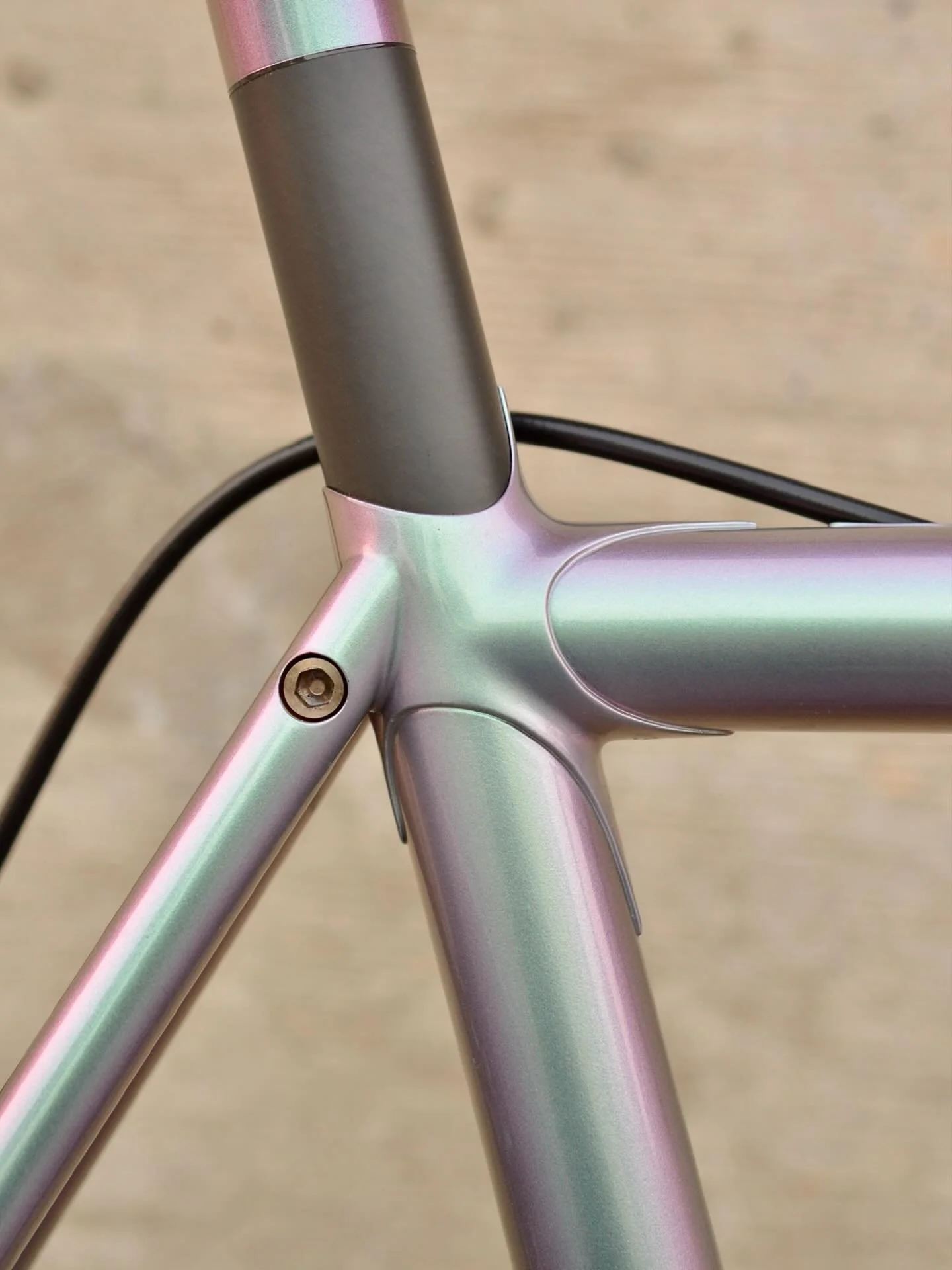 Do bicycles get nicer than this? 
The classic and unmistakable @bishopbikes seat lug and binder.

As painters our job is to accentuate these details while maintaining the thin, crisp edges. It may be one of the most difficult things to do because mis