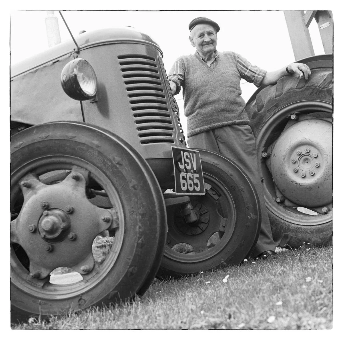Sam Hesselden, Contractor
