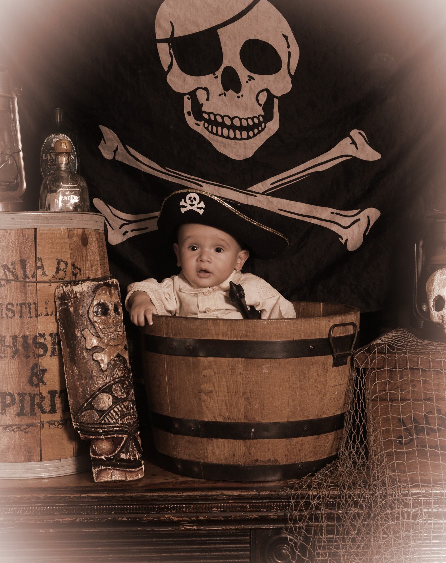 This little pirate is ready to sail the seven seas! 🌊⚓ Another timeless treasure captured at Memory Lane. Where every snapshot tells a story of adventure and fun! ✨

📸 By Santiago Herrera

#pirate #photography #pirates #pirateship #treasure