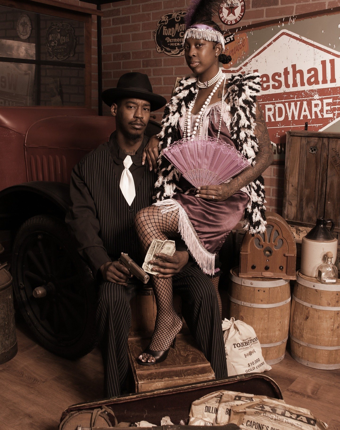 Step back into time with your Valentine! 💜✨ Capture your love with a vintage photoshoot that captures the romance of a bygone era. Book your spot today to make this Valentine's Day truly unforgettable! 💌

Walk_Ins are welcome!

📸 By Rose

#memroyl