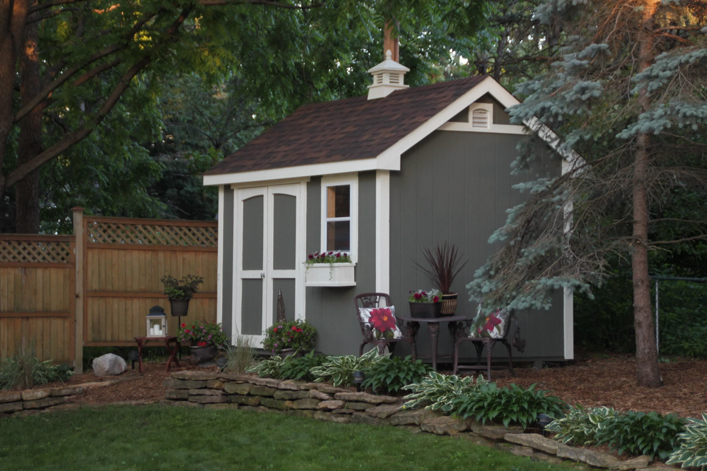 8x12Deluxepaintedlandscaped.JPG