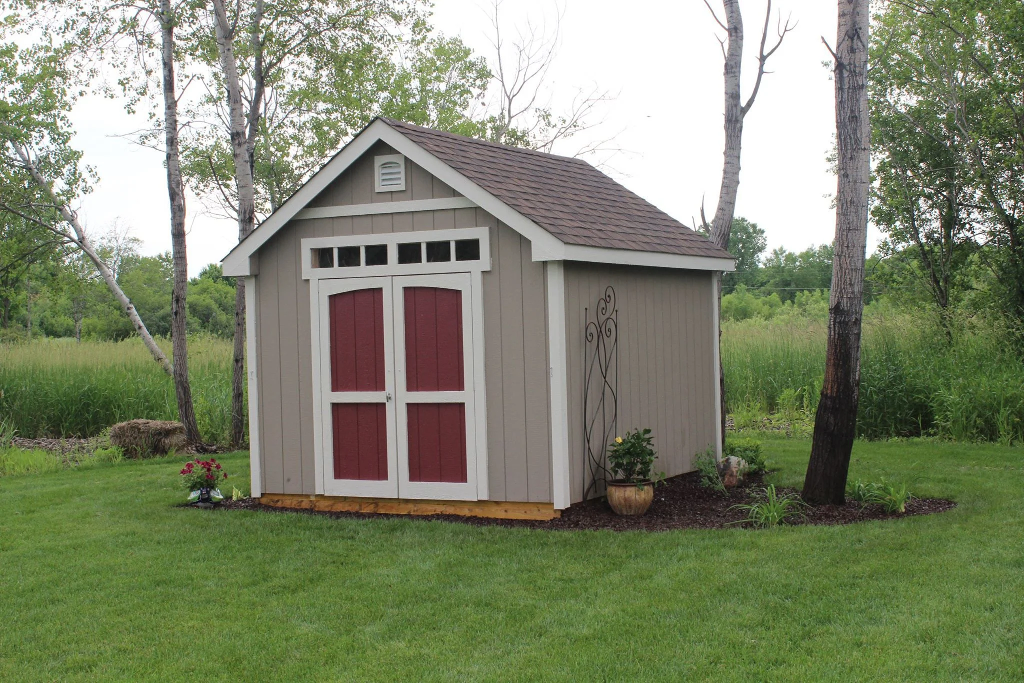 10x12 Gable Deluxe painted Blaine.jpg