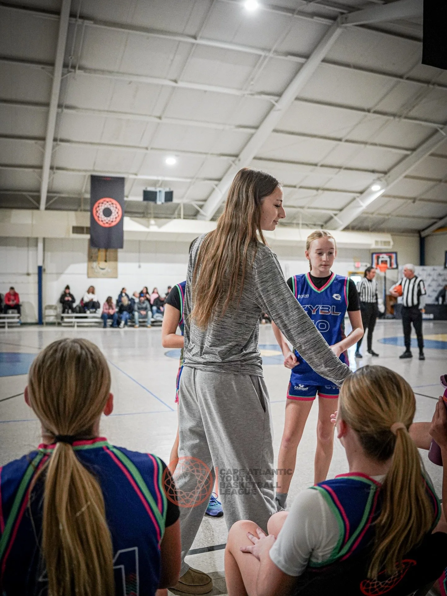 big shout out to Ohio State commit @atlee.vanesko for showing love and coaching the 7/8th girls championship game 🤝🫶 swipe left to see where it all started 👀🏀