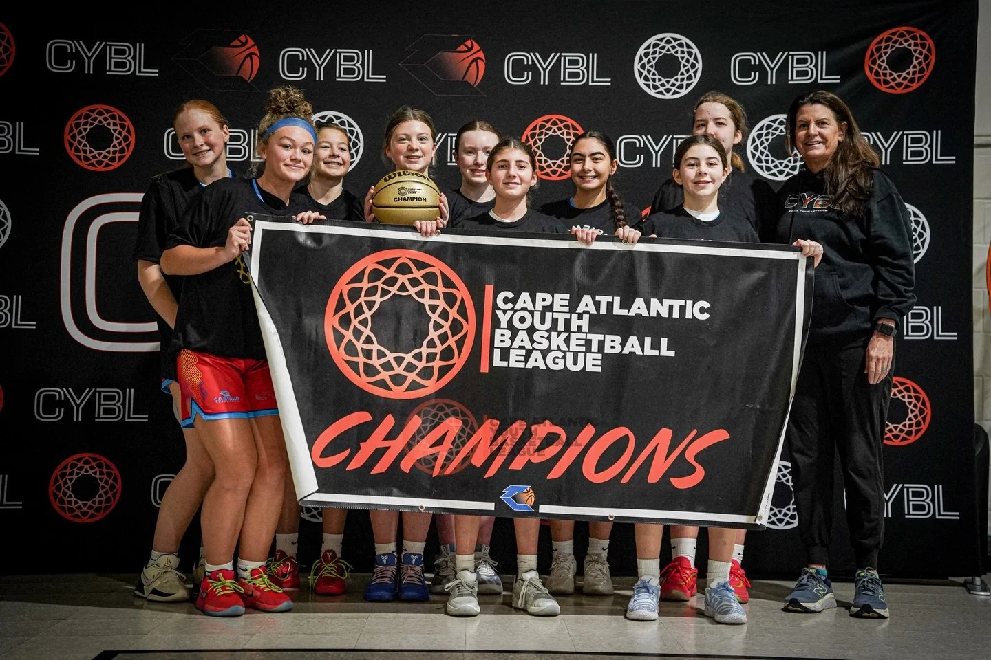 CHAMPS. 💪 team 🔴 takes the 7/8th grade girls title 🏆