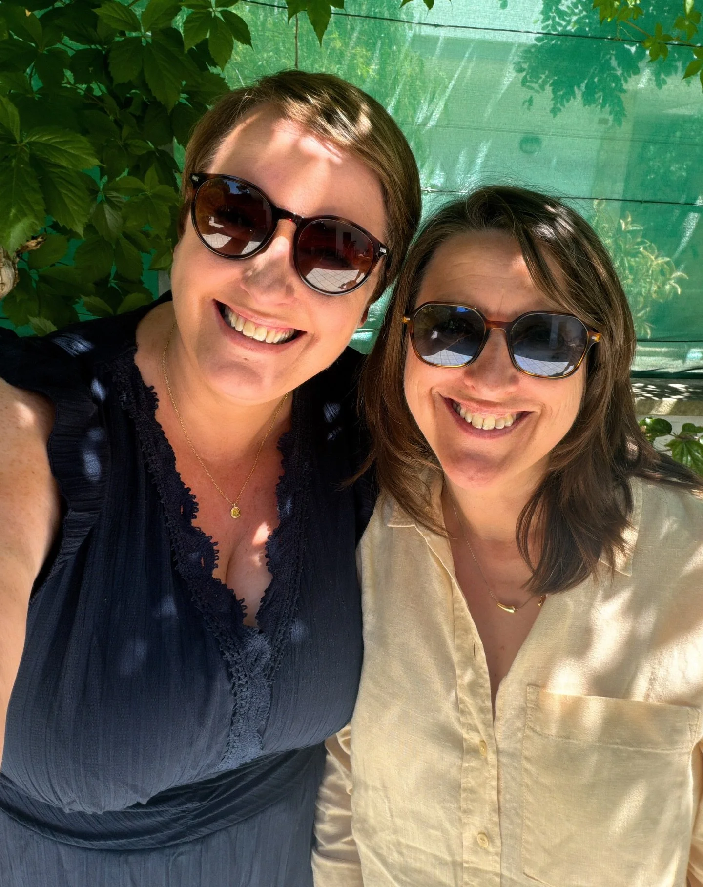 Every time I travel back to Italy I get to catch up with this lovely girl! Miss Elizabeth from Donegal. My Italian architect with a very Irish perspective. Swipe to see our much colder first year in the north!
