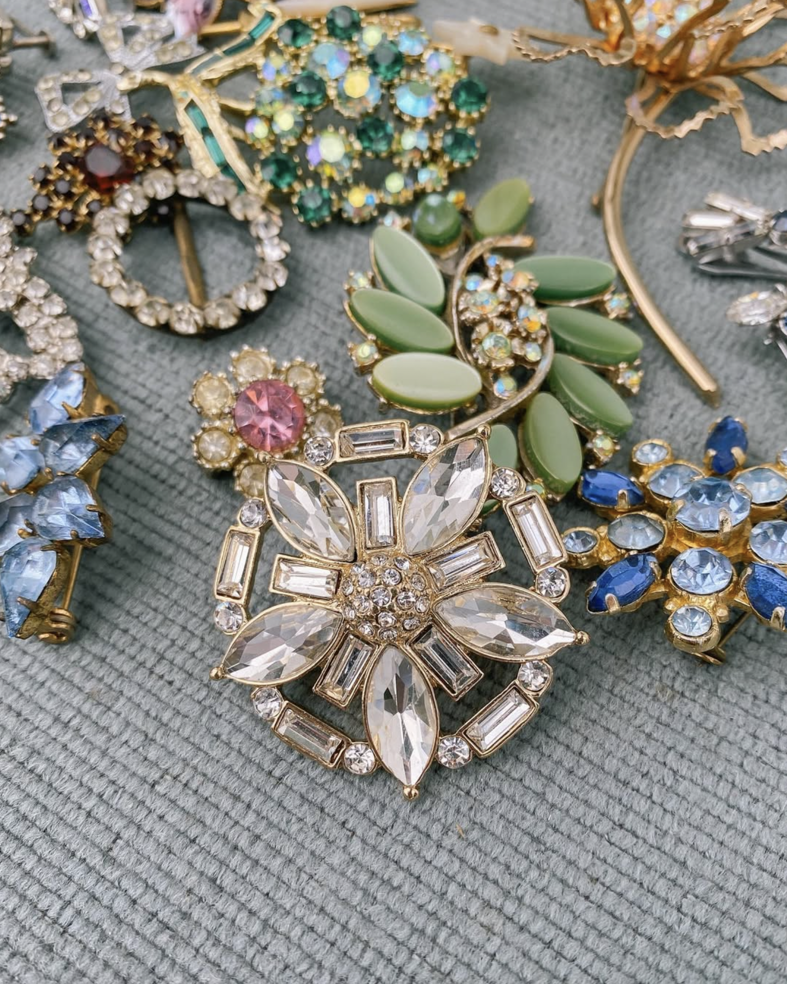 Brooches. €25