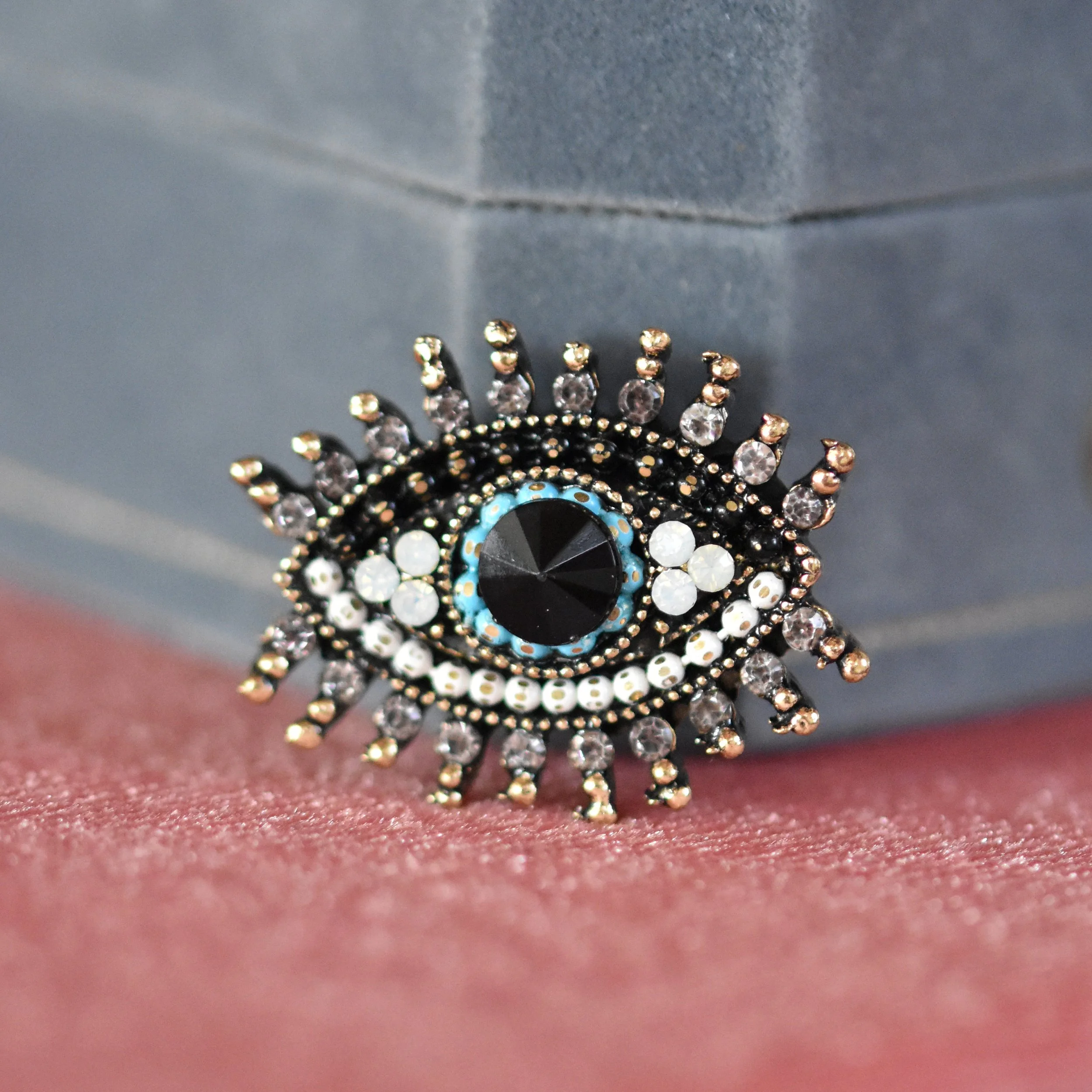Eye Brooch
