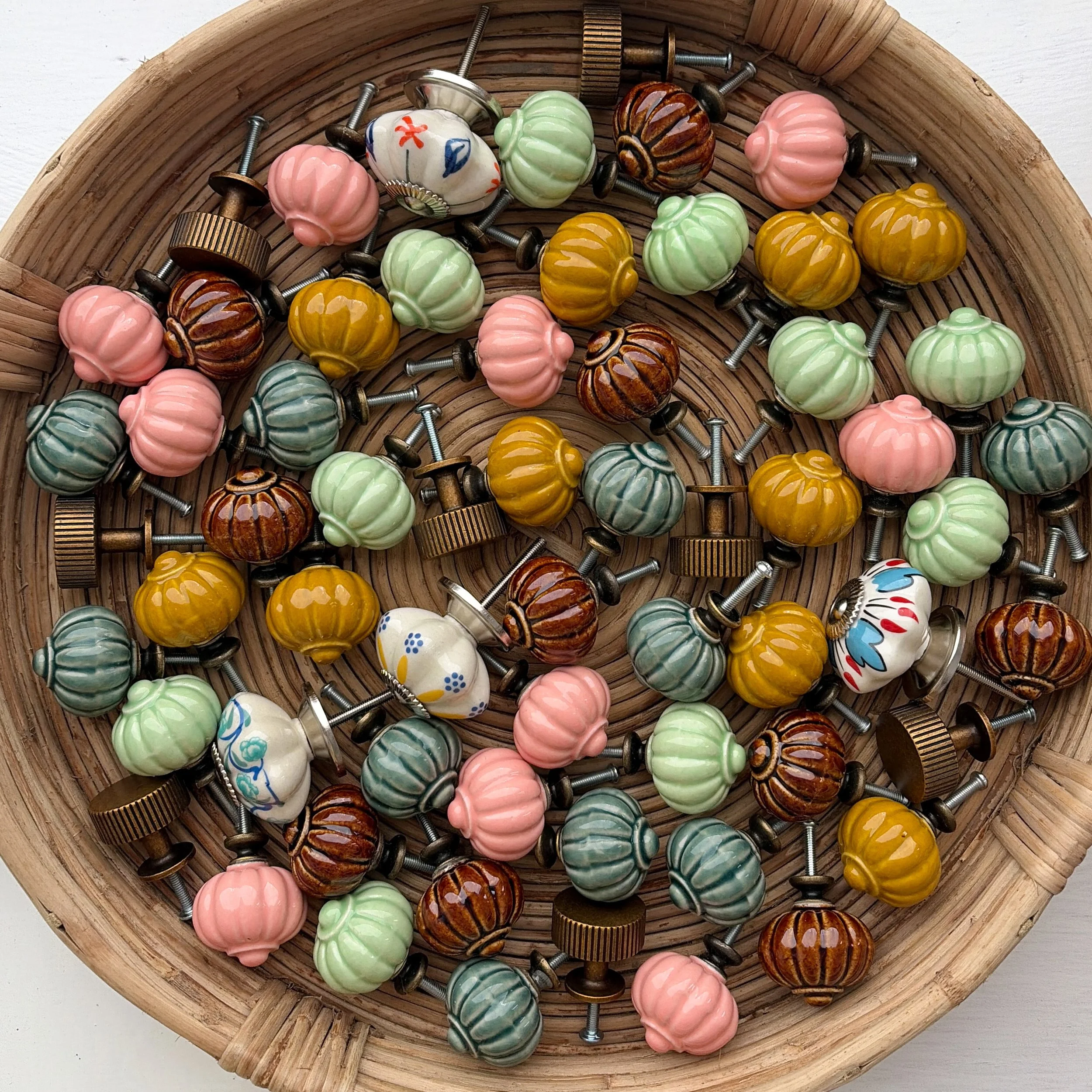 flower-drawer-knobs-overview.jpg