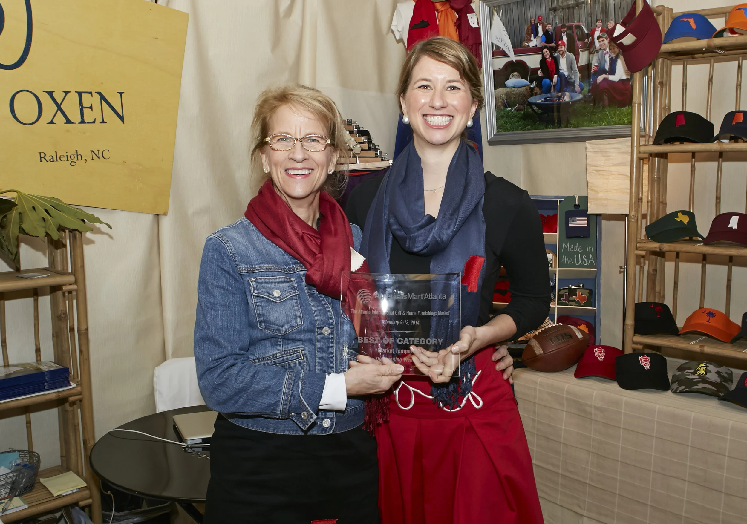 Won multiple awards including “Best Booth Design” of Atlanta AmericasMart “International Home & Gift Furnishing Market”.