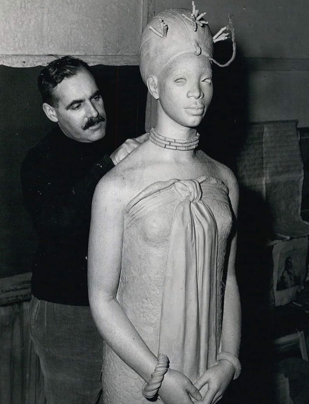 Renowned British Sculptor John Danford Inspects the 'Emotan' Statue
