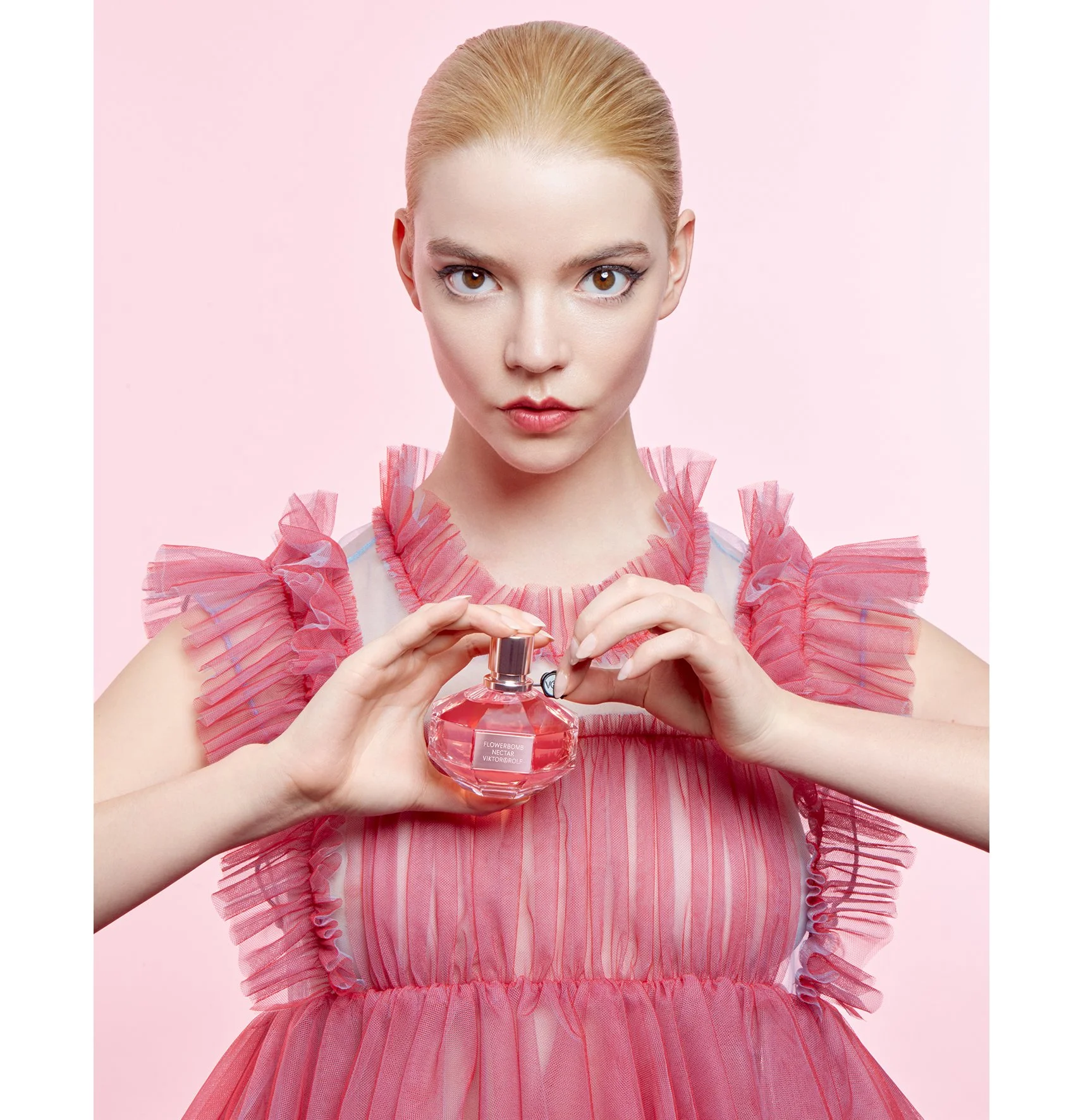 Victor&Rolf-flowerbomb-Anya-Taylor-Joy-©John-Lander-1911-00479.jpg