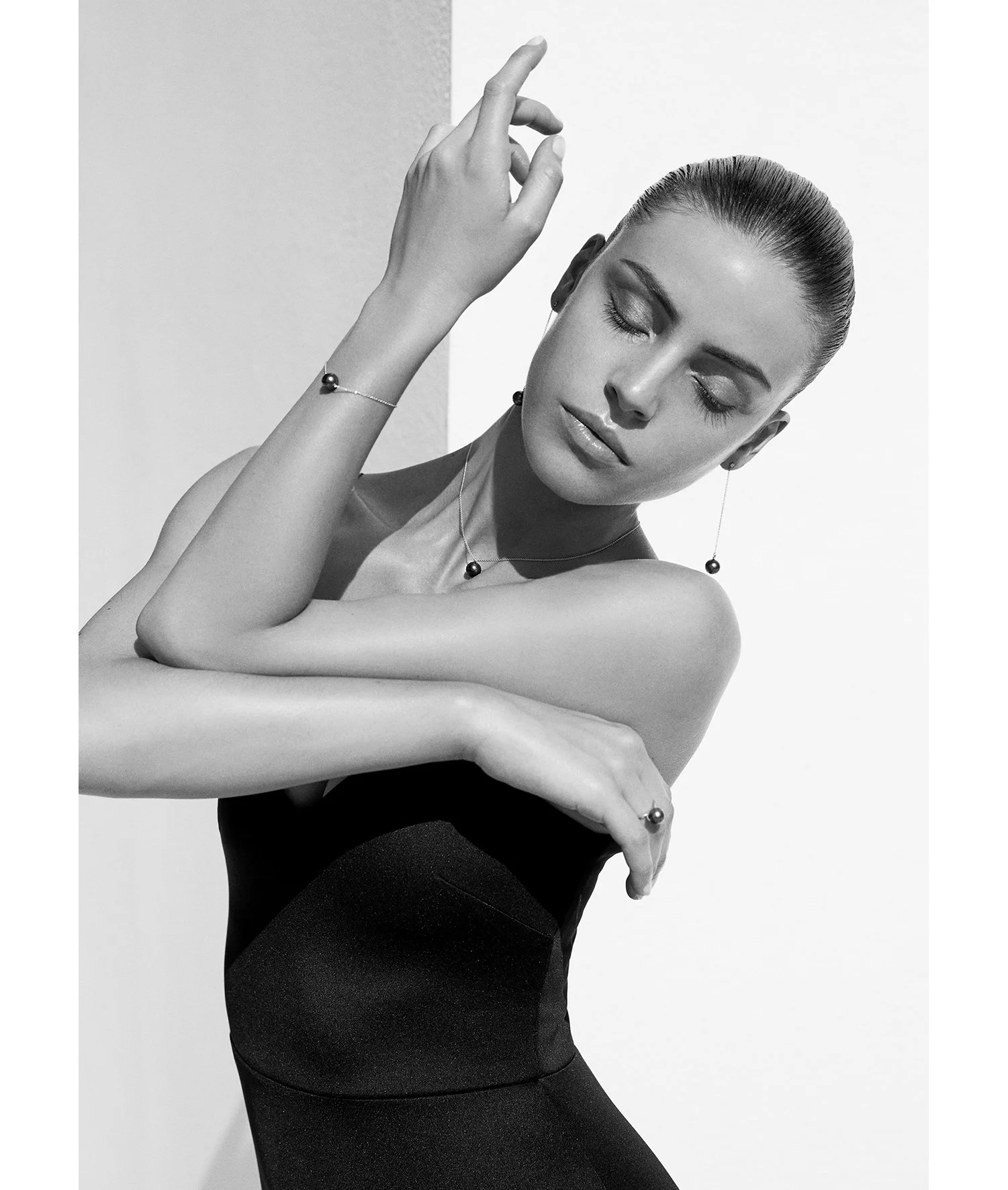 fashion-misaki-pearls-photographer-paris-john-lander-HI3C8539.jpg