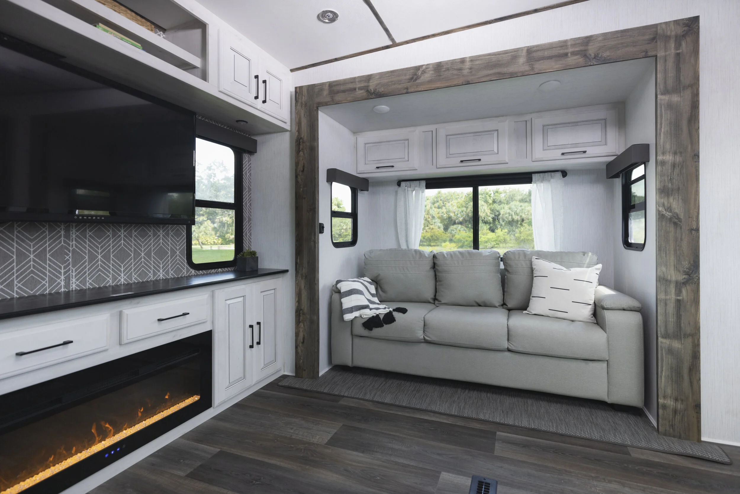 _X5A2720_Interiors_Living Room Features_Heartland 5th Wheel-Edit.JPG