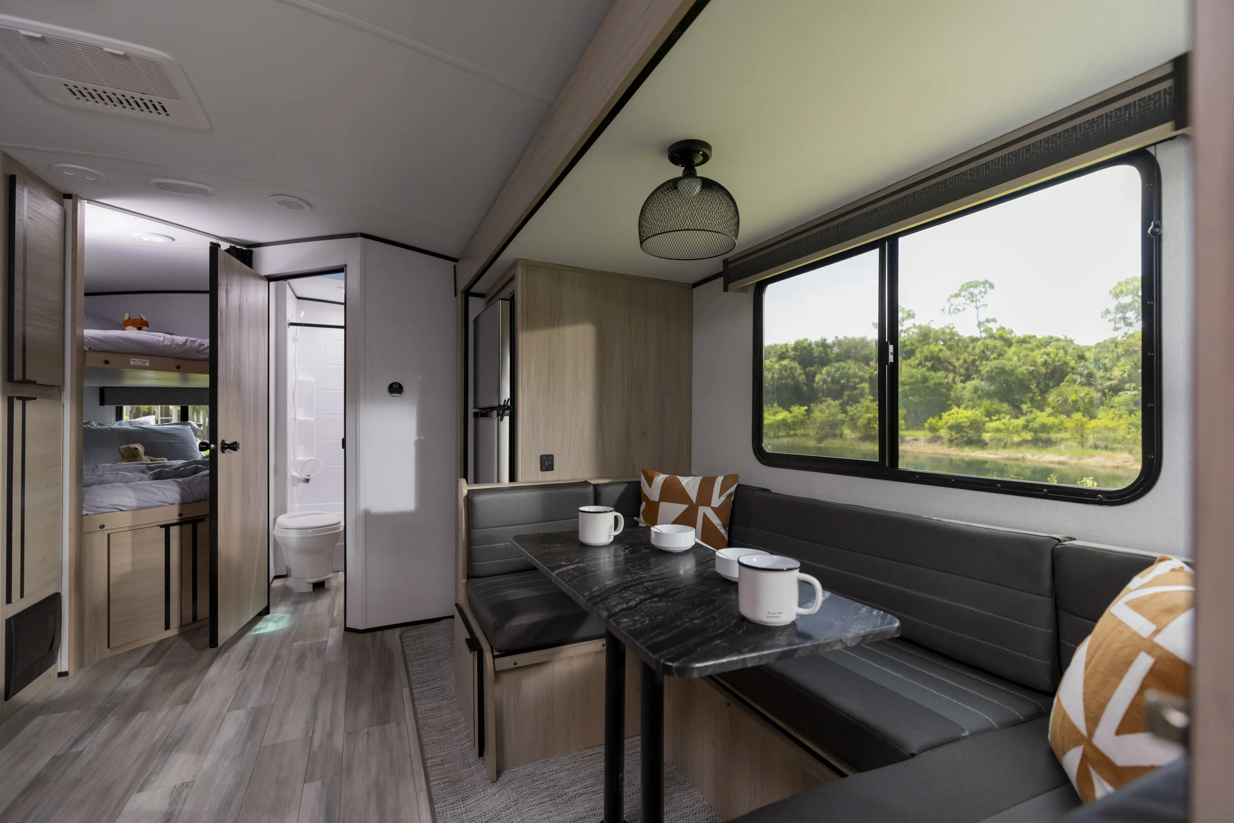 _X5A4429_Interior_Dining Room-Kitchen Overall_Radiance Trailer.JPG