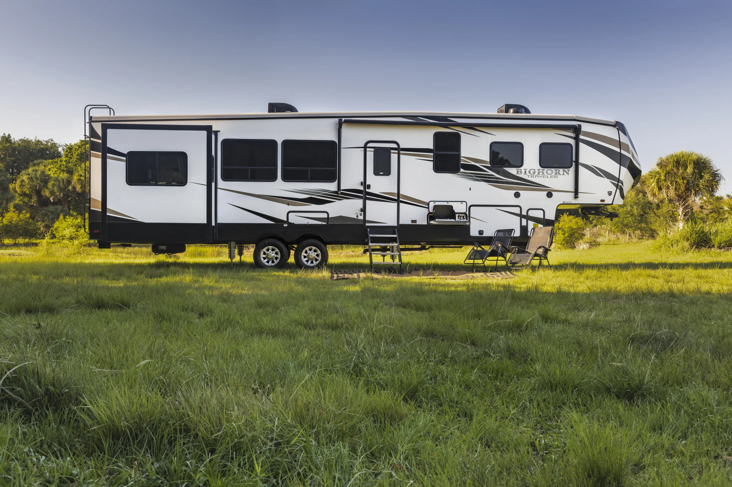 _X5A2473_Profile_Heartland 5th Wheel-Edit.JPG