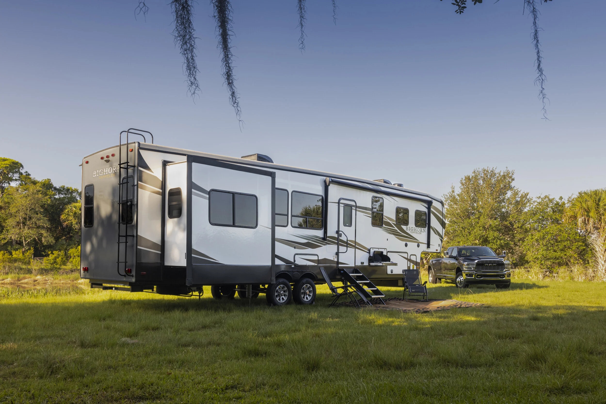 _X5A2459_Rear 34_Heartland 5th Wheel.JPG