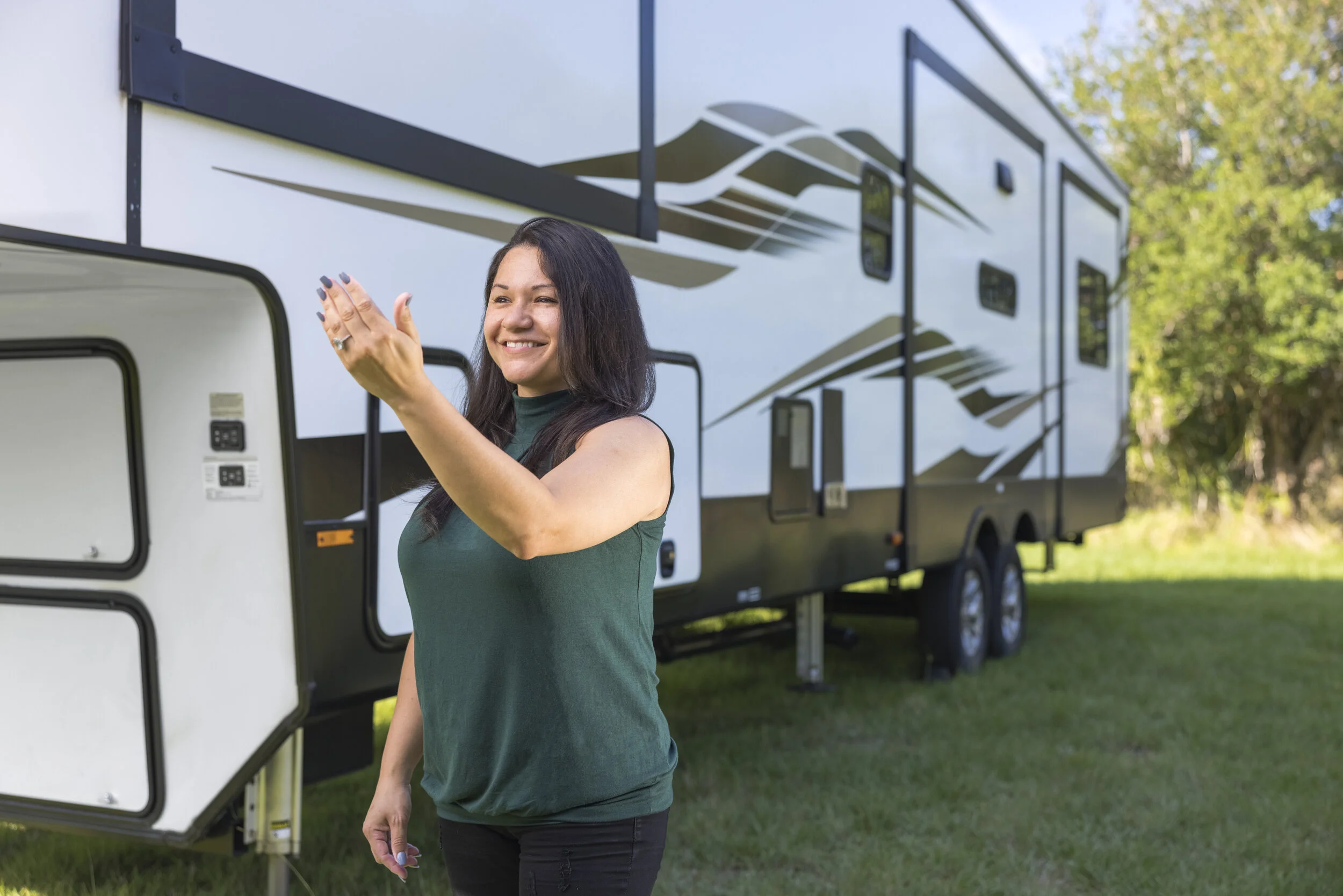 _X5A1880_Exterior Detail_Spotter_Ram How-To Towing-Edit.JPG