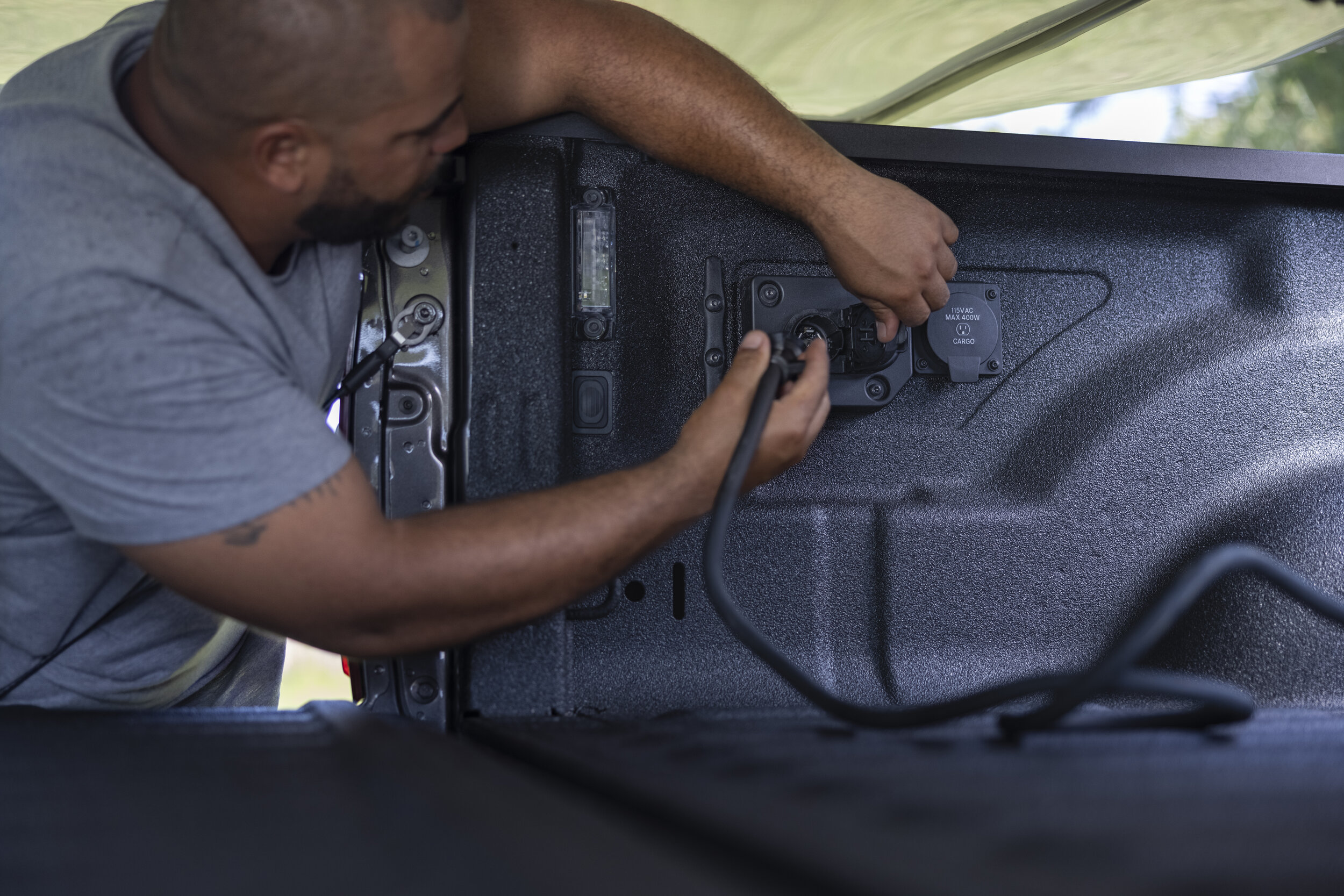 _X5A2058_Exterior Detail_Electrical_Ram How-To Towing.JPG