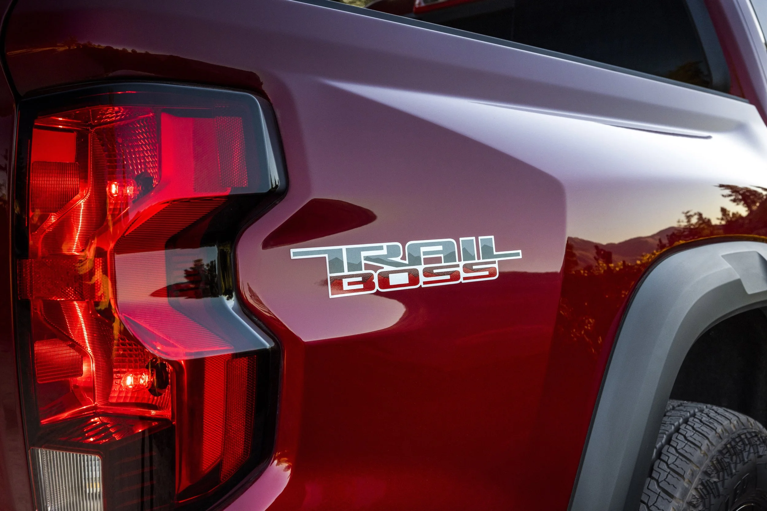 2023-chevrolet-colorado-trail-boss-005.jpg