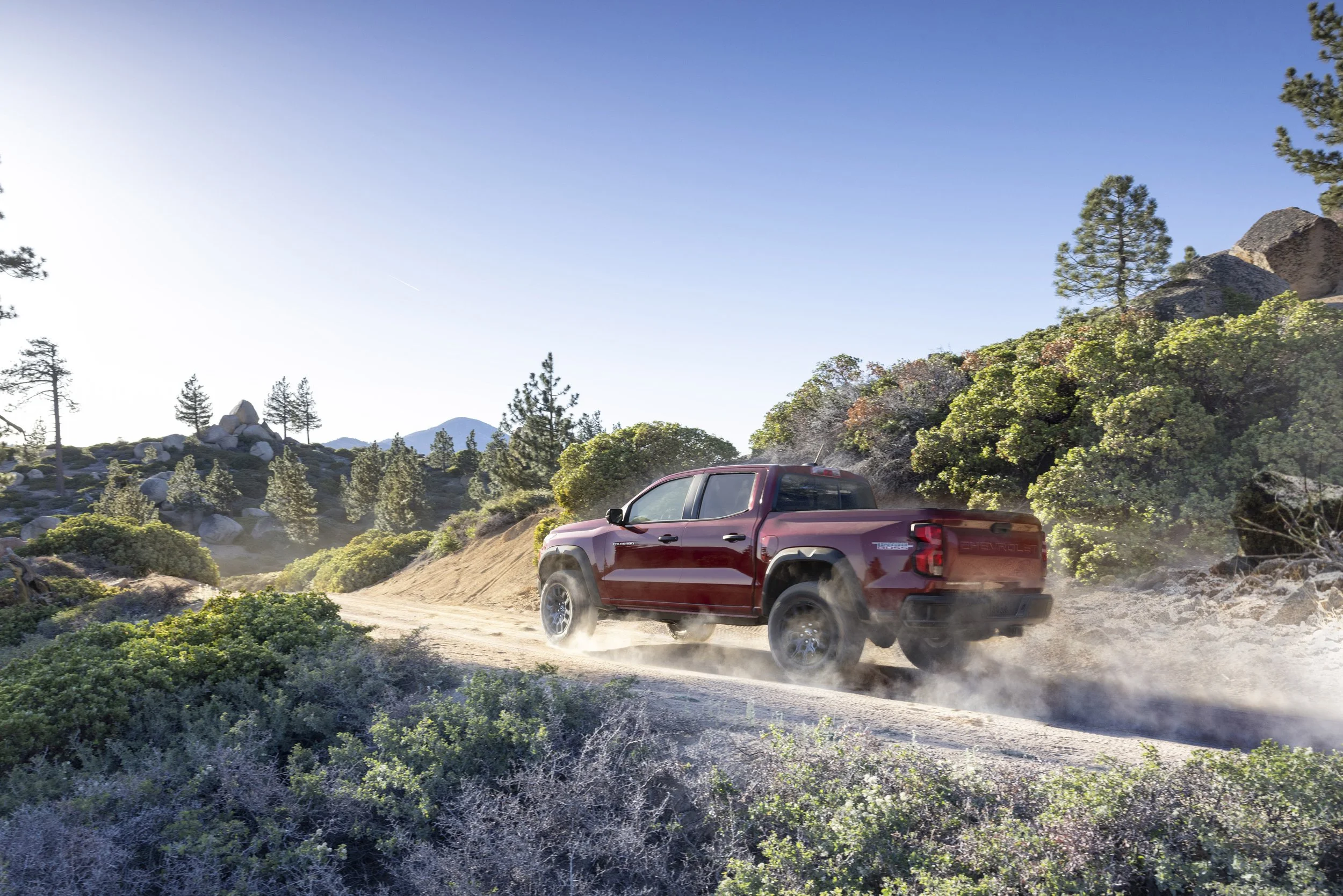 2023-chevrolet-colorado-trail-boss-008.jpg