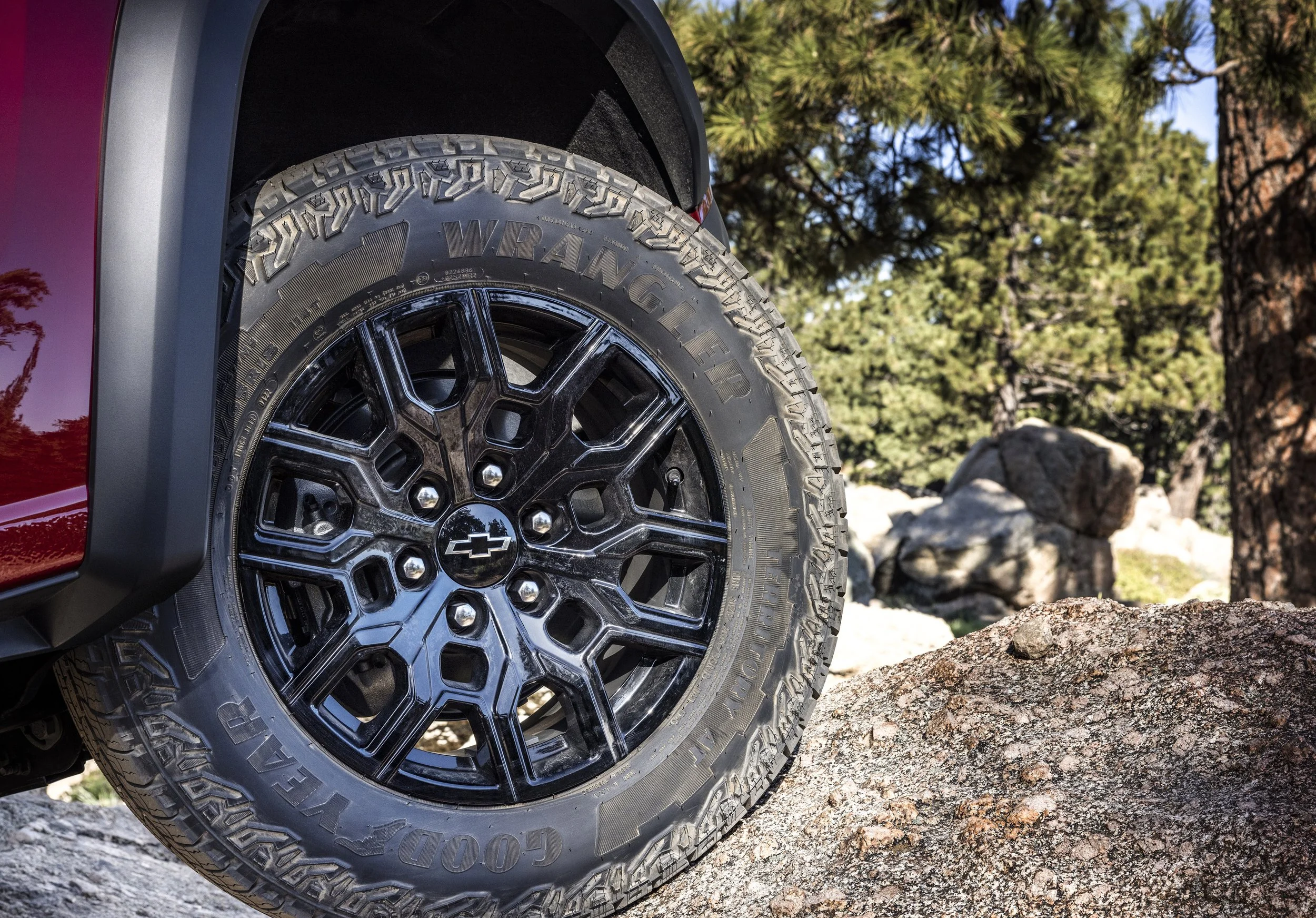 2023-chevrolet-colorado-trail-boss-011.jpg
